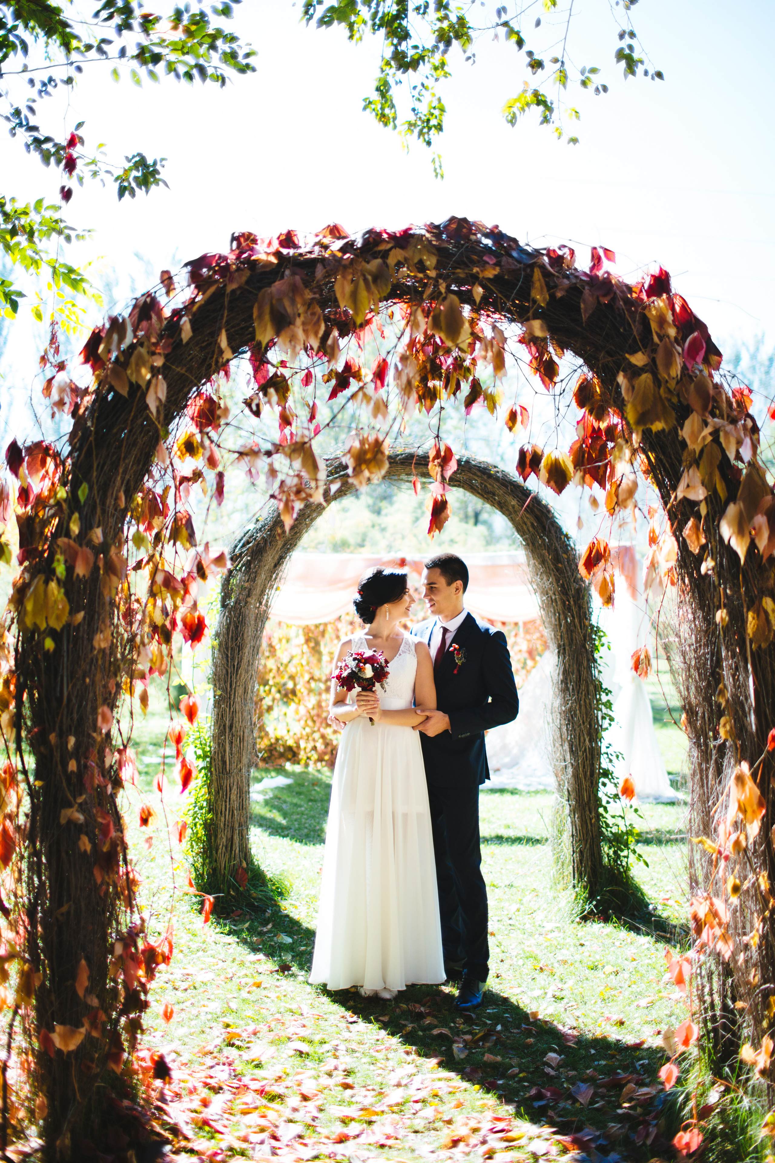 Свадебная фотосессия в Хижине дяди Тома. Фотограф в Бишкеке Оксана Шувалова