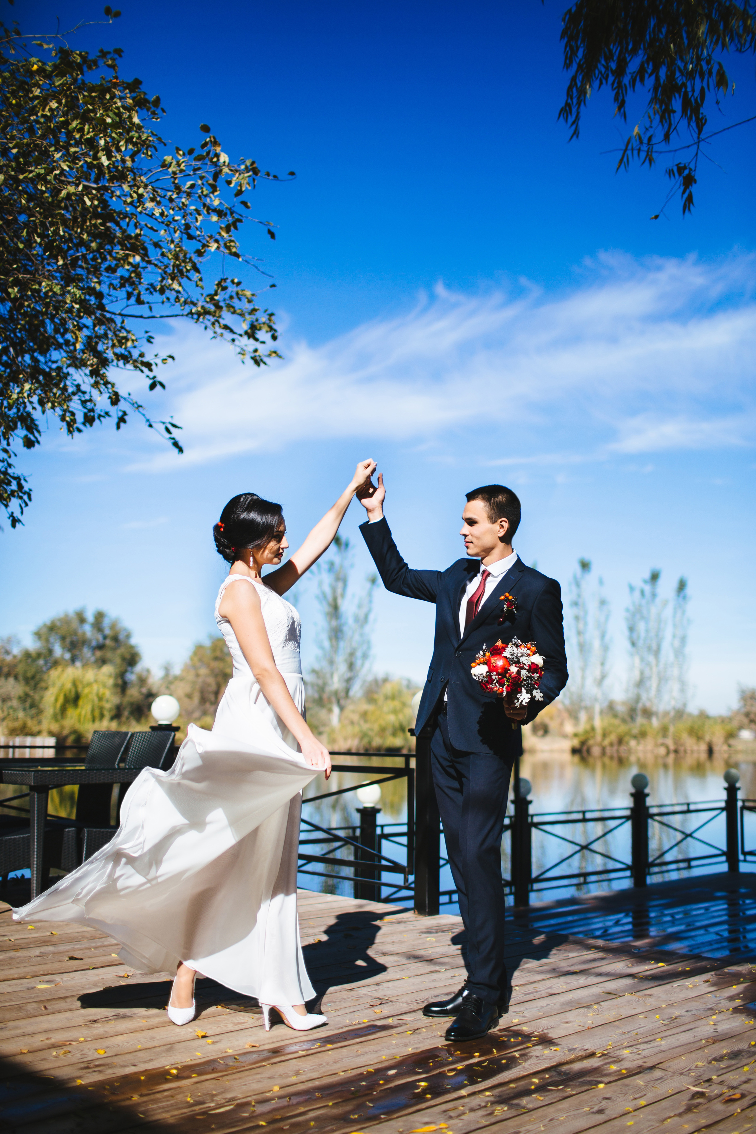 Свадебная фотосессия в Хижине дяди Тома. Фотограф в Бишкеке Оксана Шувалова
