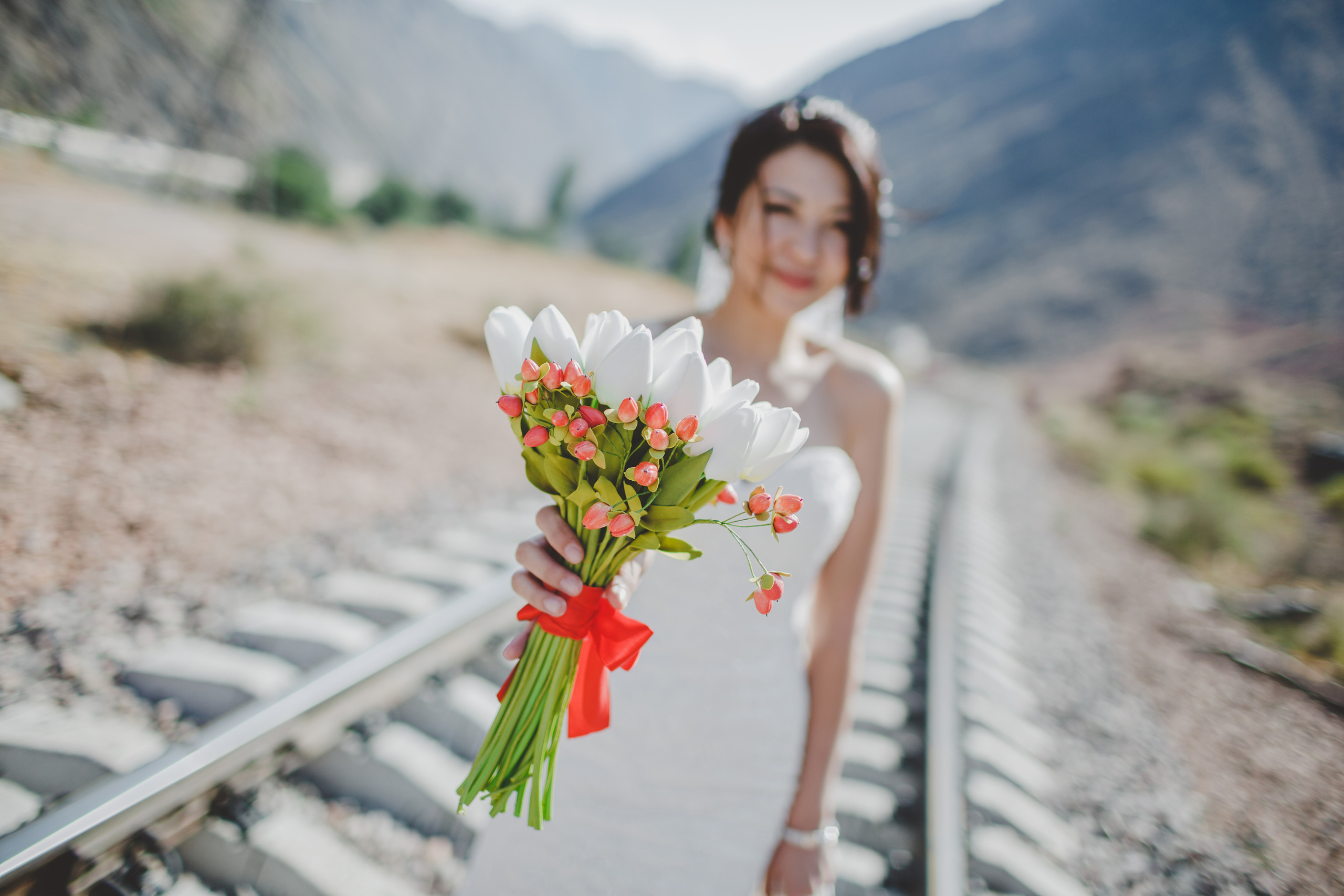 Свадебная фотосессия на природе возле Орто-Токоя. Фотограф в Бишкеке Оксана Шувалова