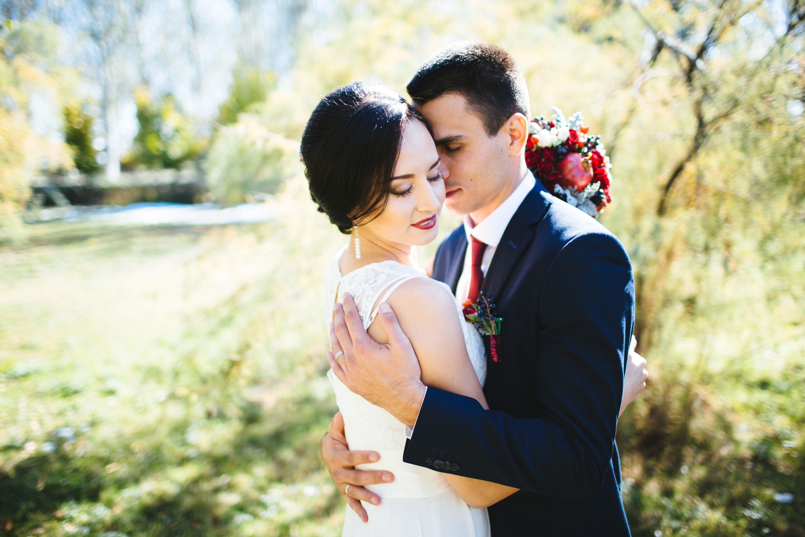 Свадебная фотосессия в Хижине дяди Тома. Фотограф в Бишкеке Оксана Шувалова