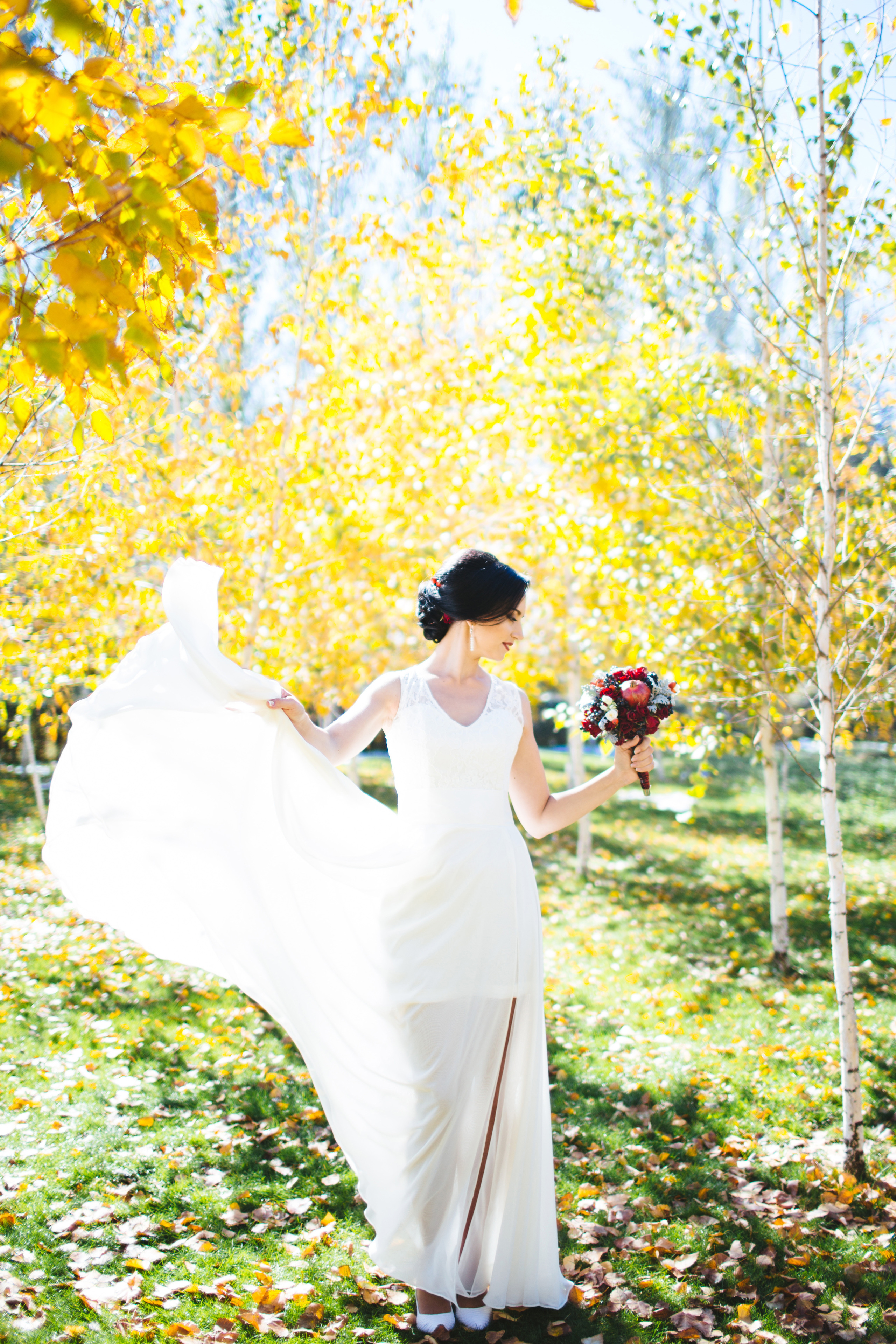 Свадебная фотосессия в Хижине дяди Тома. Фотограф в Бишкеке Оксана Шувалова