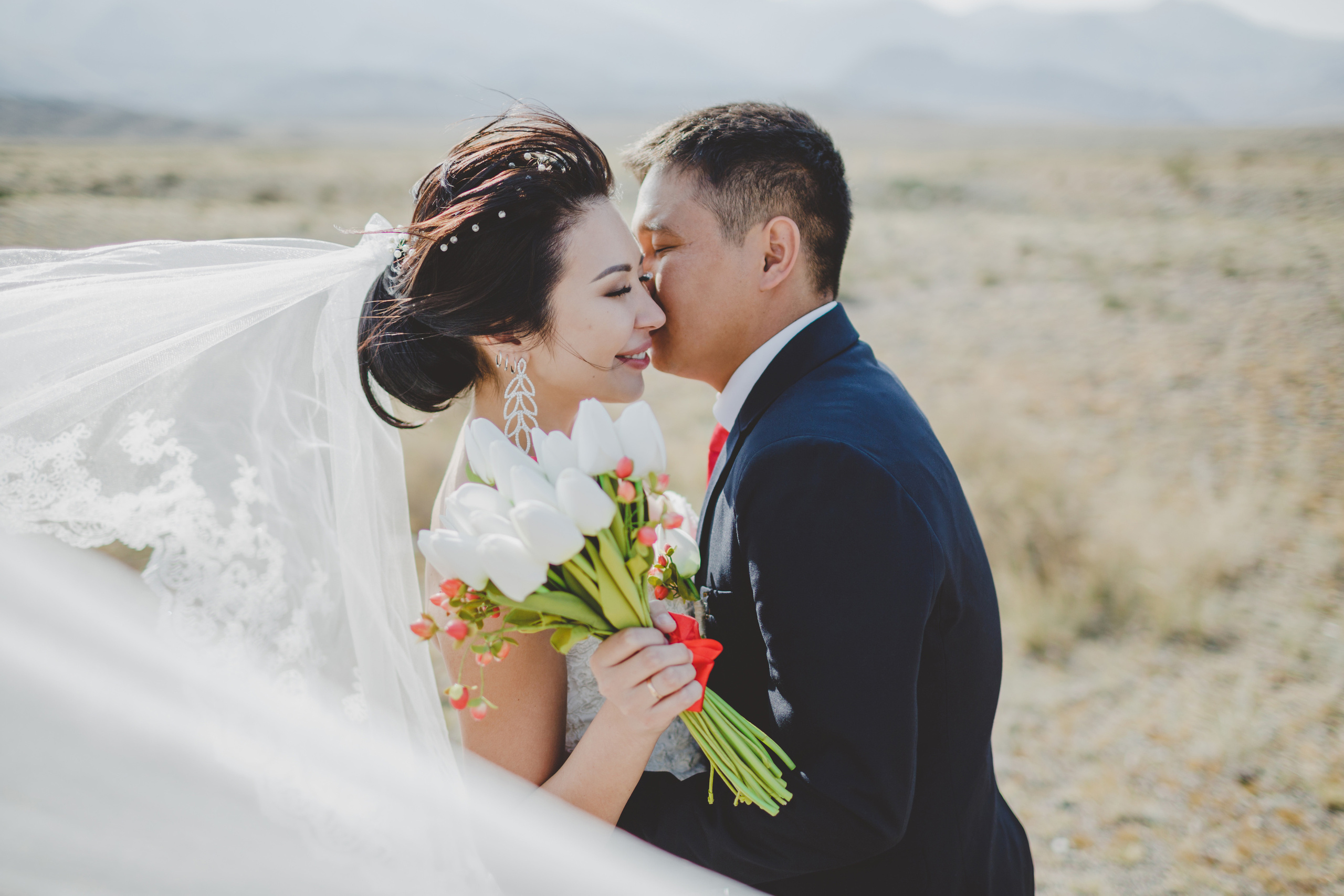 Свадебная фотосессия на природе возле Орто-Токоя. Фотограф в Бишкеке Оксана Шувалова