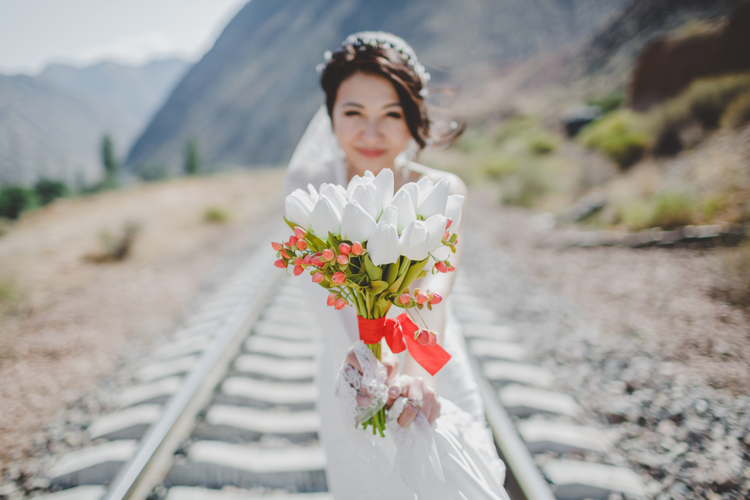 Свадебная фотосессия на природе возле Орто-Токоя. Фотограф в Бишкеке Оксана Шувалова