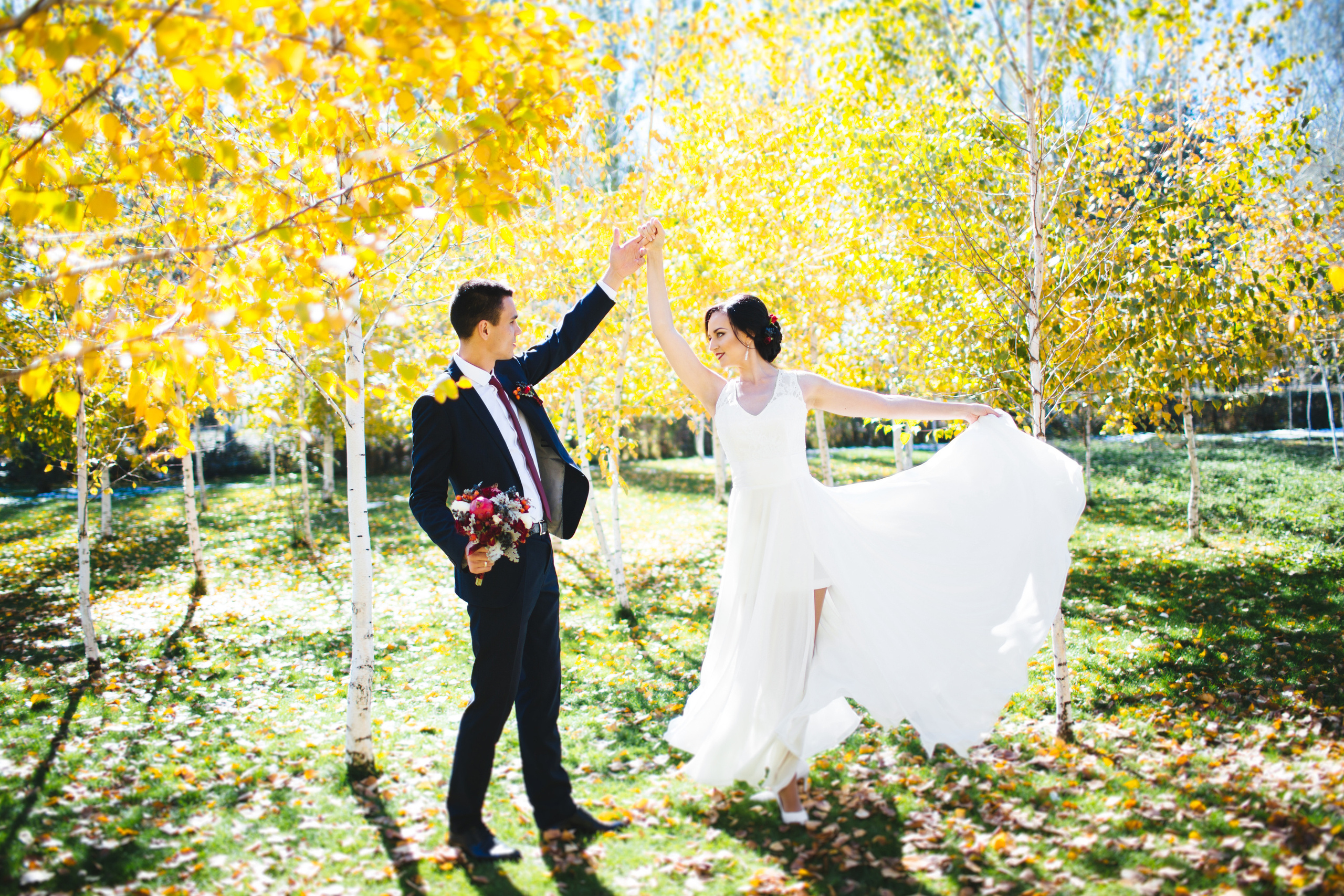 Свадебная фотосессия в Хижине дяди Тома. Фотограф в Бишкеке Оксана Шувалова