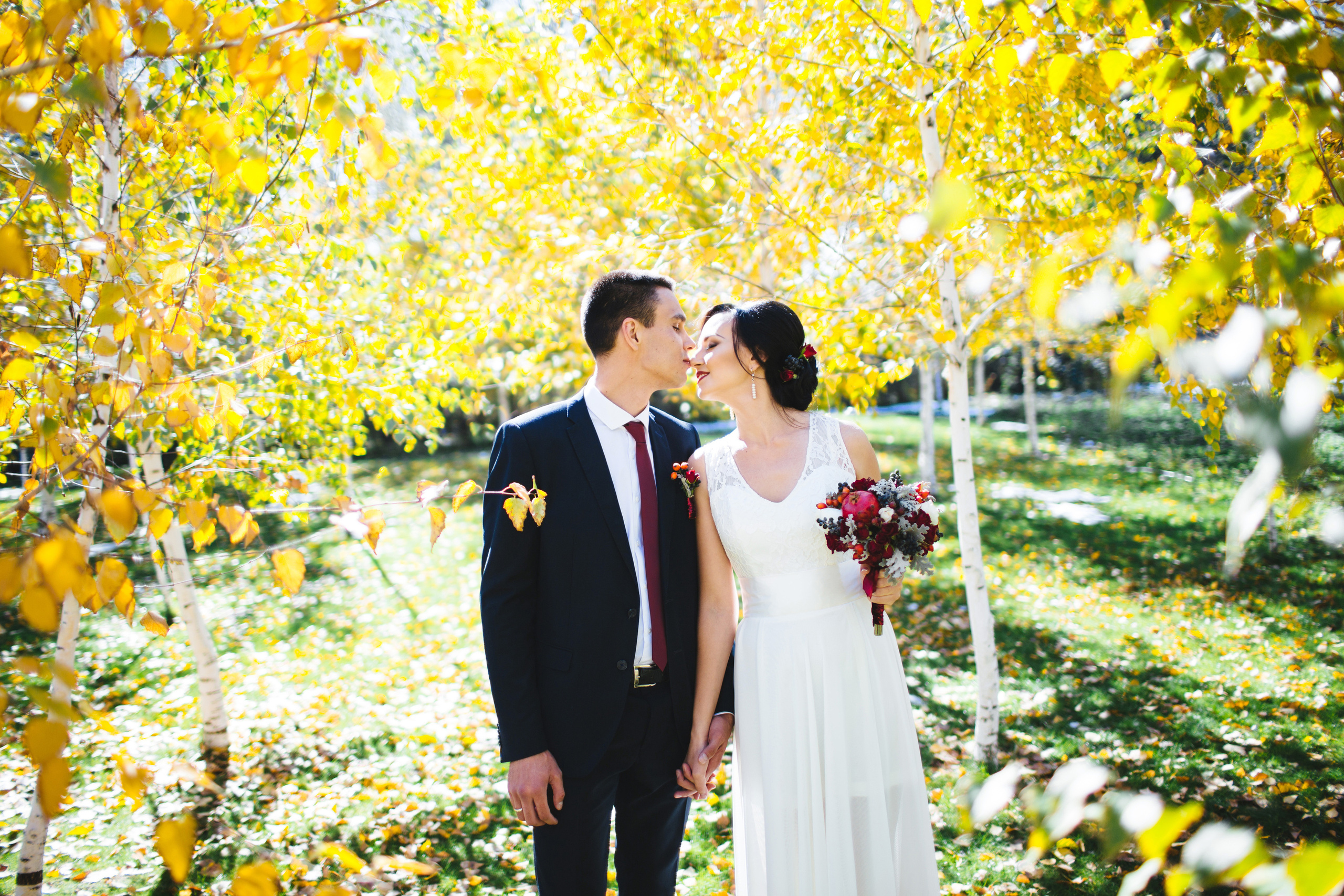 Свадебная фотосессия в Хижине дяди Тома. Фотограф в Бишкеке Оксана Шувалова