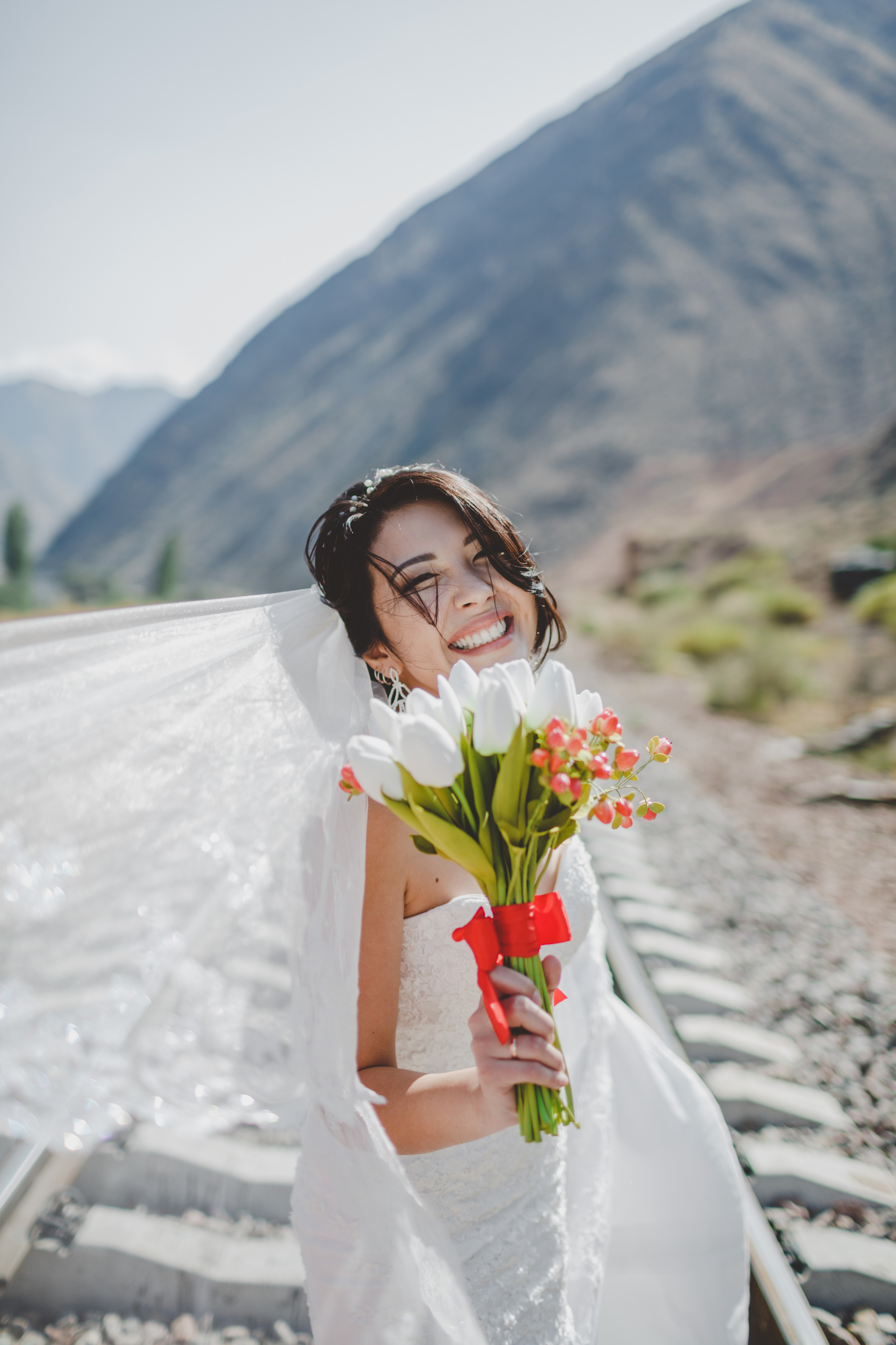 Свадебная фотосессия на природе возле Орто-Токоя. Фотограф в Бишкеке Оксана Шувалова