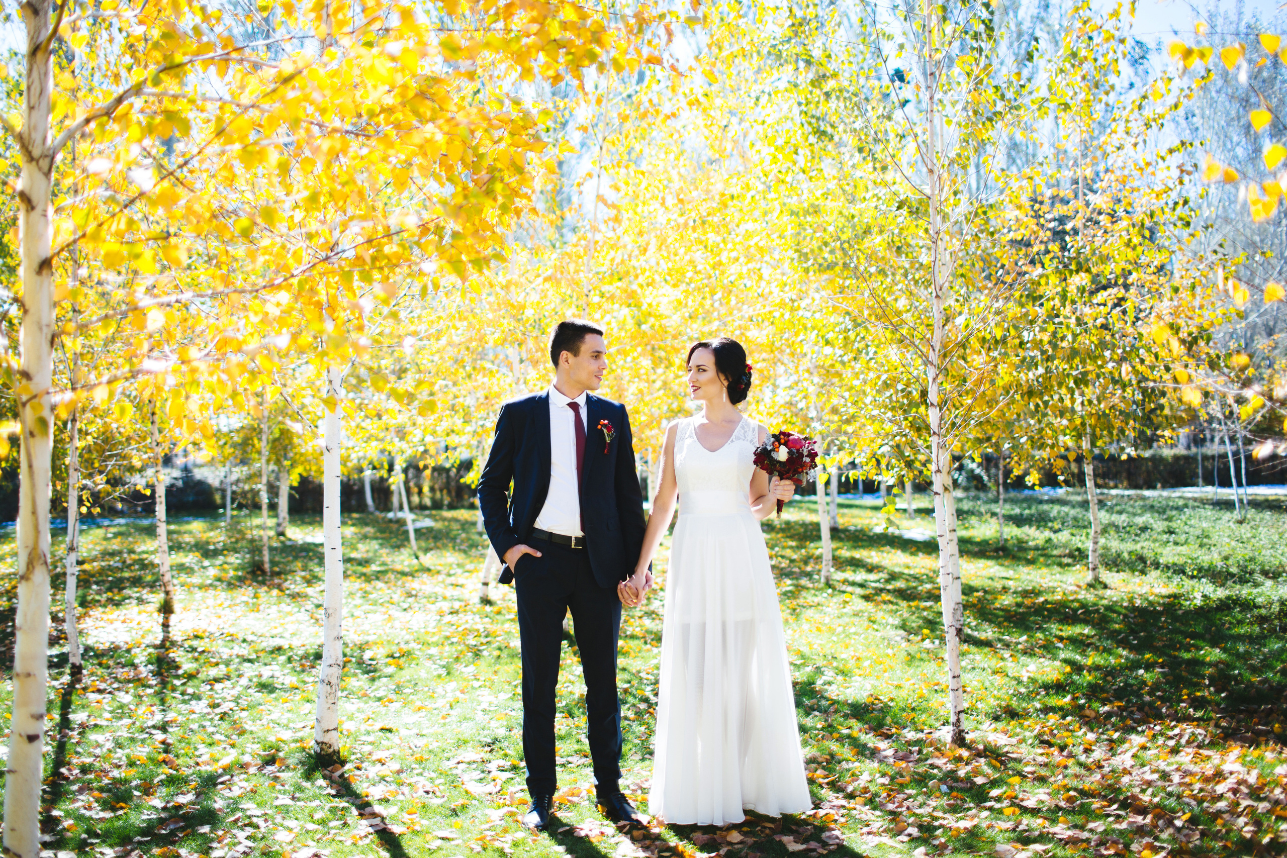 Свадебная фотосессия в Хижине дяди Тома. Фотограф в Бишкеке Оксана Шувалова