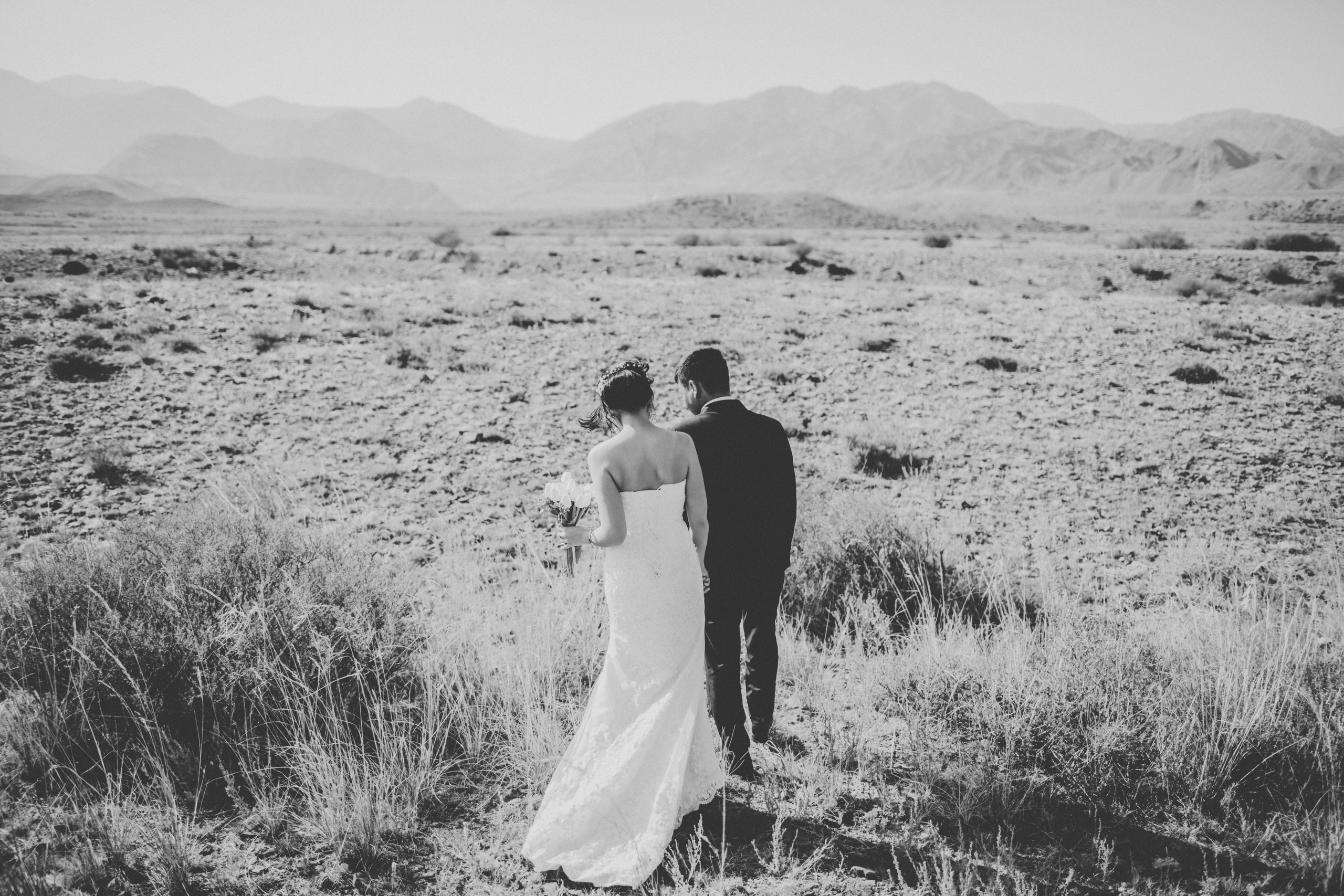 Свадебная фотосессия на природе возле Орто-Токоя. Фотограф в Бишкеке Оксана Шувалова