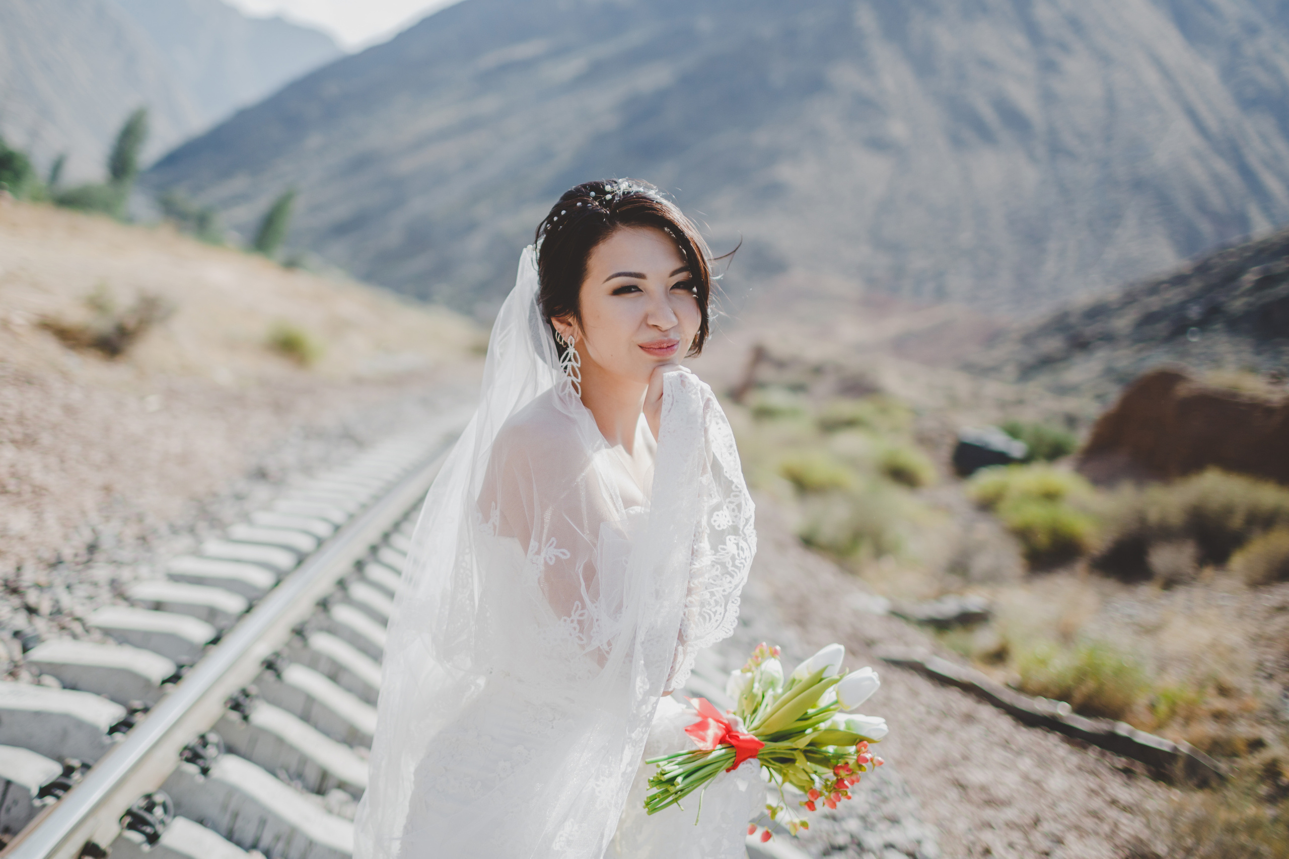 Свадебная фотосессия на природе возле Орто-Токоя. Фотограф в Бишкеке Оксана Шувалова