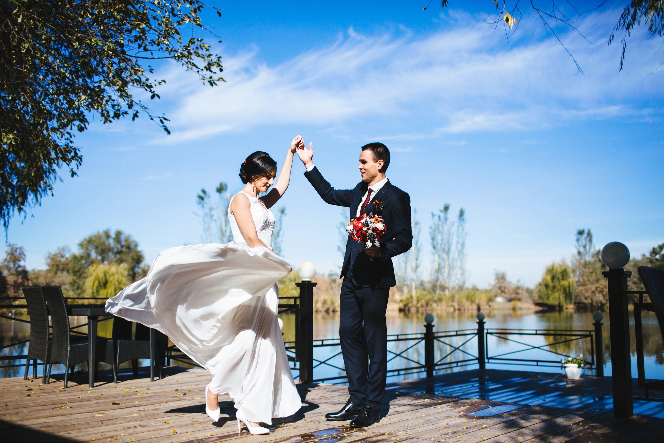 Свадебная фотосессия в Хижине дяди Тома. Фотограф в Бишкеке Оксана Шувалова