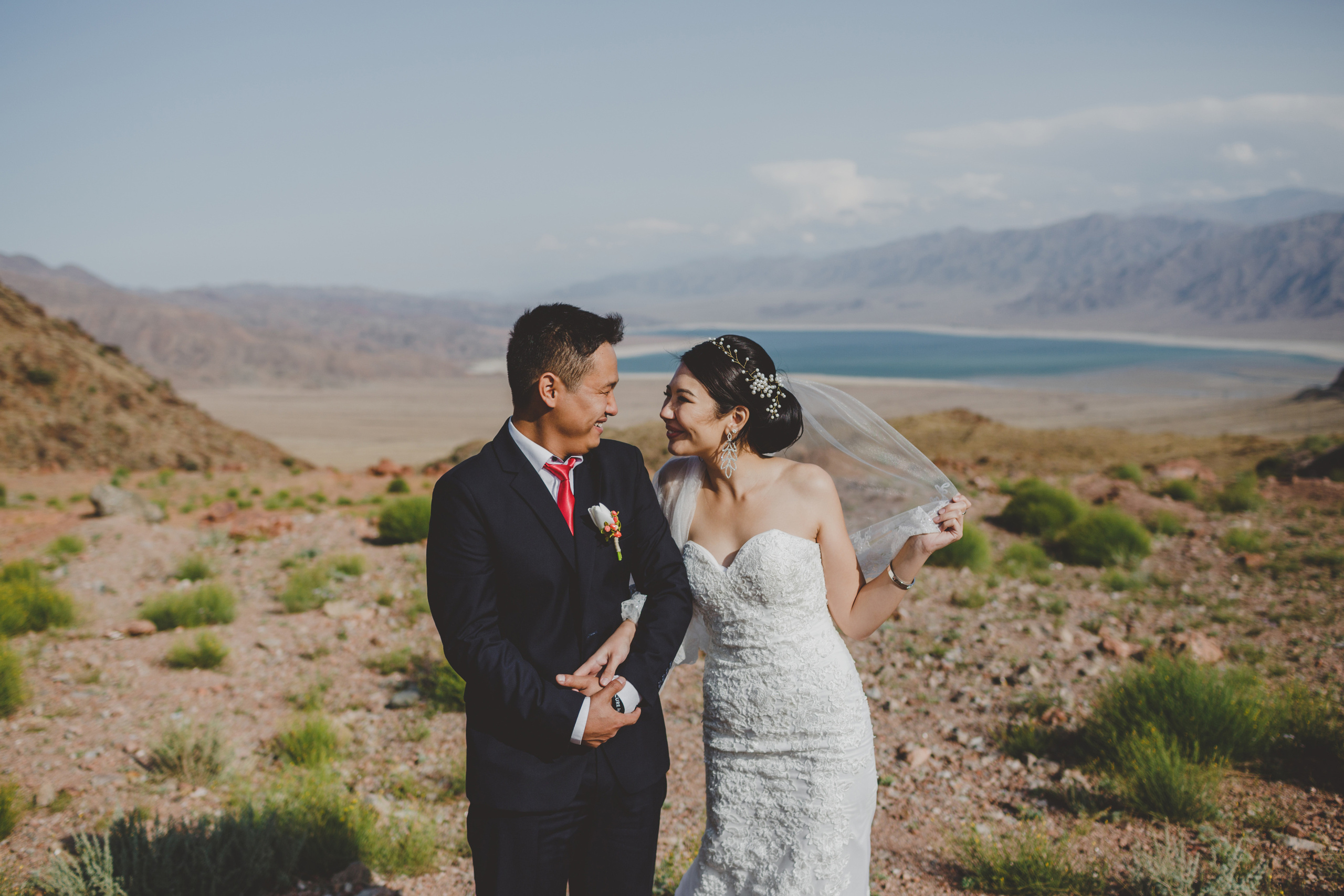 Свадебная фотосессия на природе возле Орто-Токоя. Фотограф в Бишкеке Оксана Шувалова