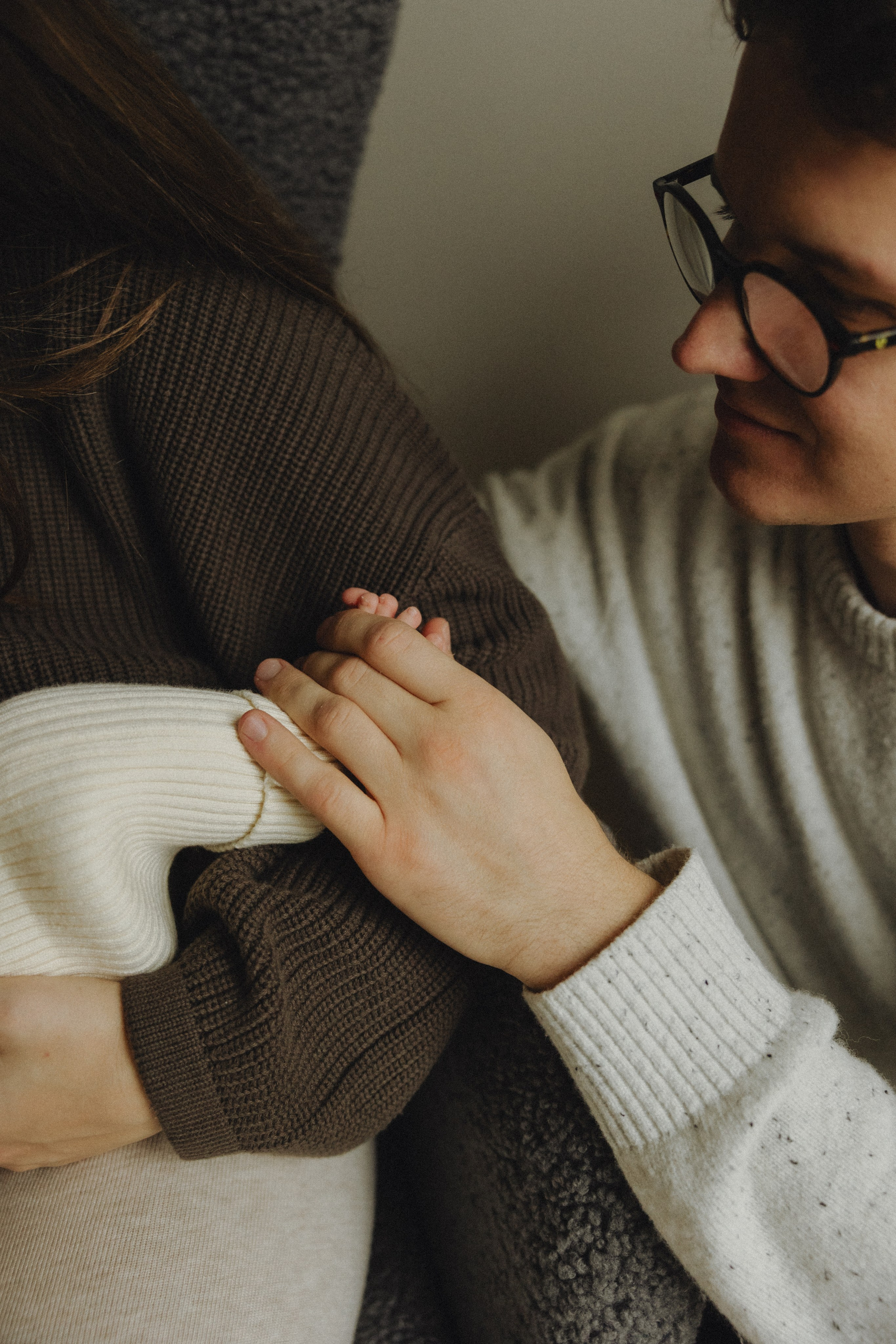 Naujagimio fotosesija namuose | 2025. Vestuvių ir šeimų fotografė Lena Bondarenko / belove photo