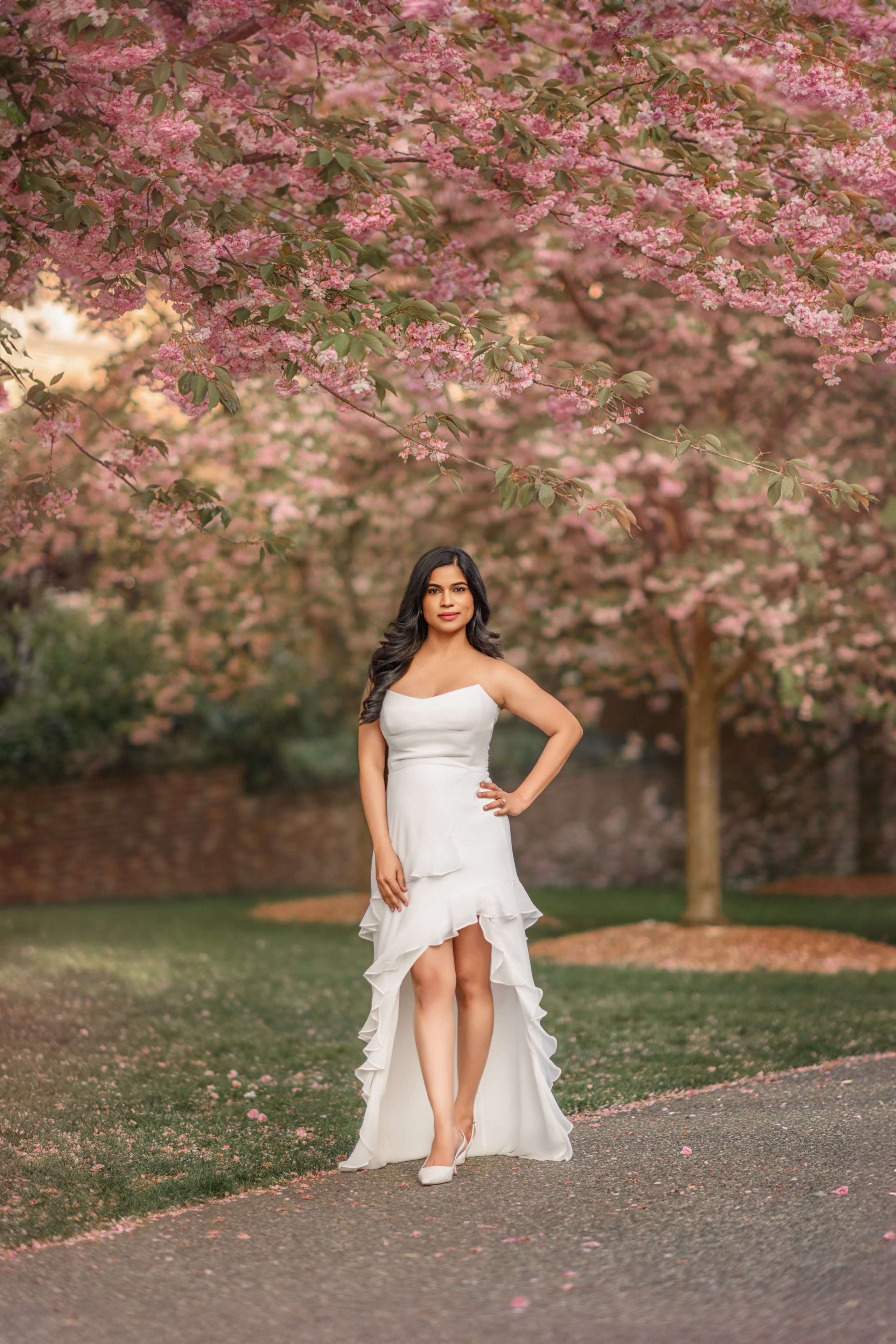 Praveena with her husband. Wedding & family photography in Seattle area. Helen Michelle photographer
