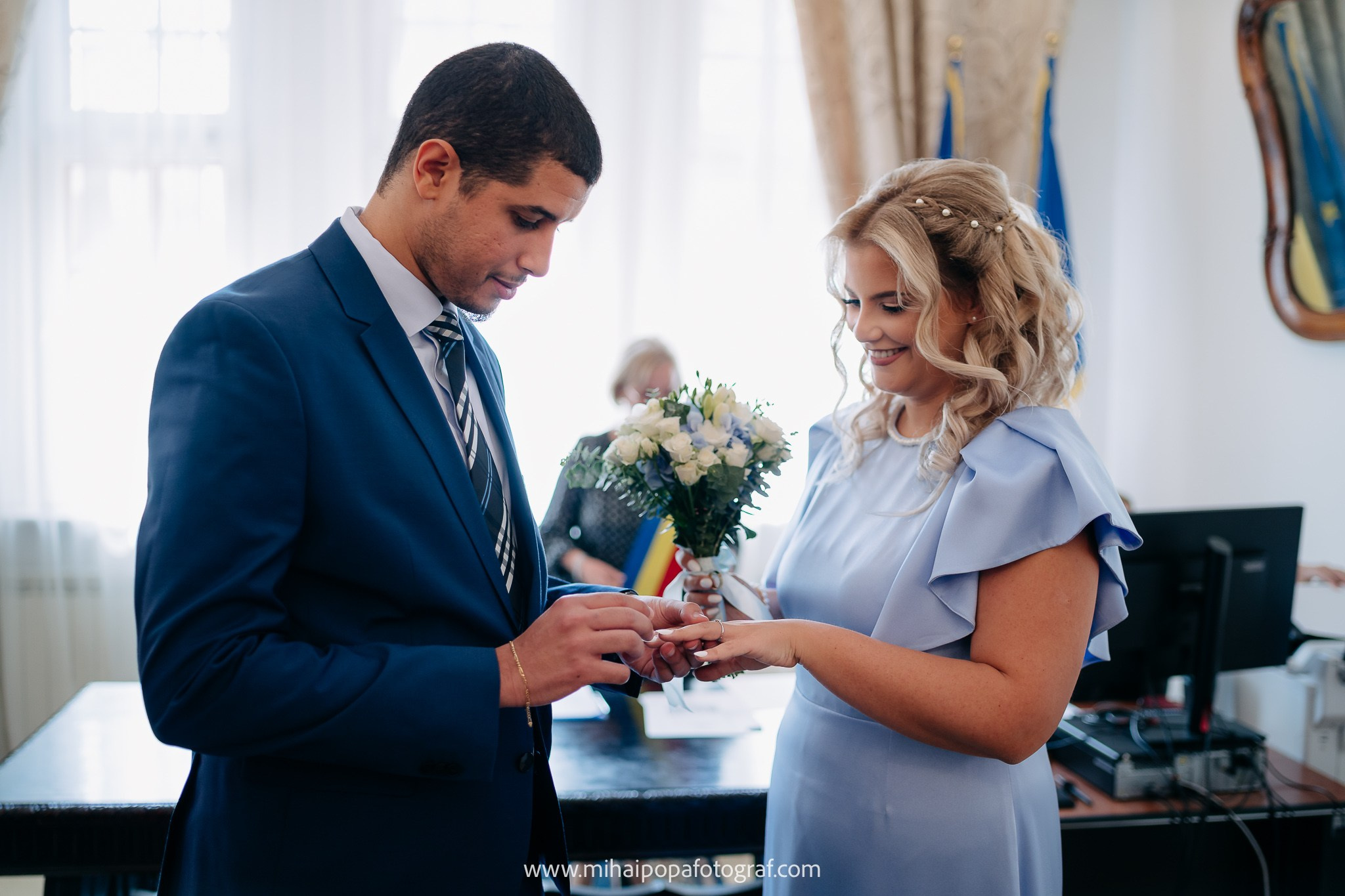 Fotograf Cununie Civilă în București - Mihai Popa Fotograf. Fotograf Nuntă & Botez București - Mihai Popa | Dincolo de oameni, imortalizez emoții!