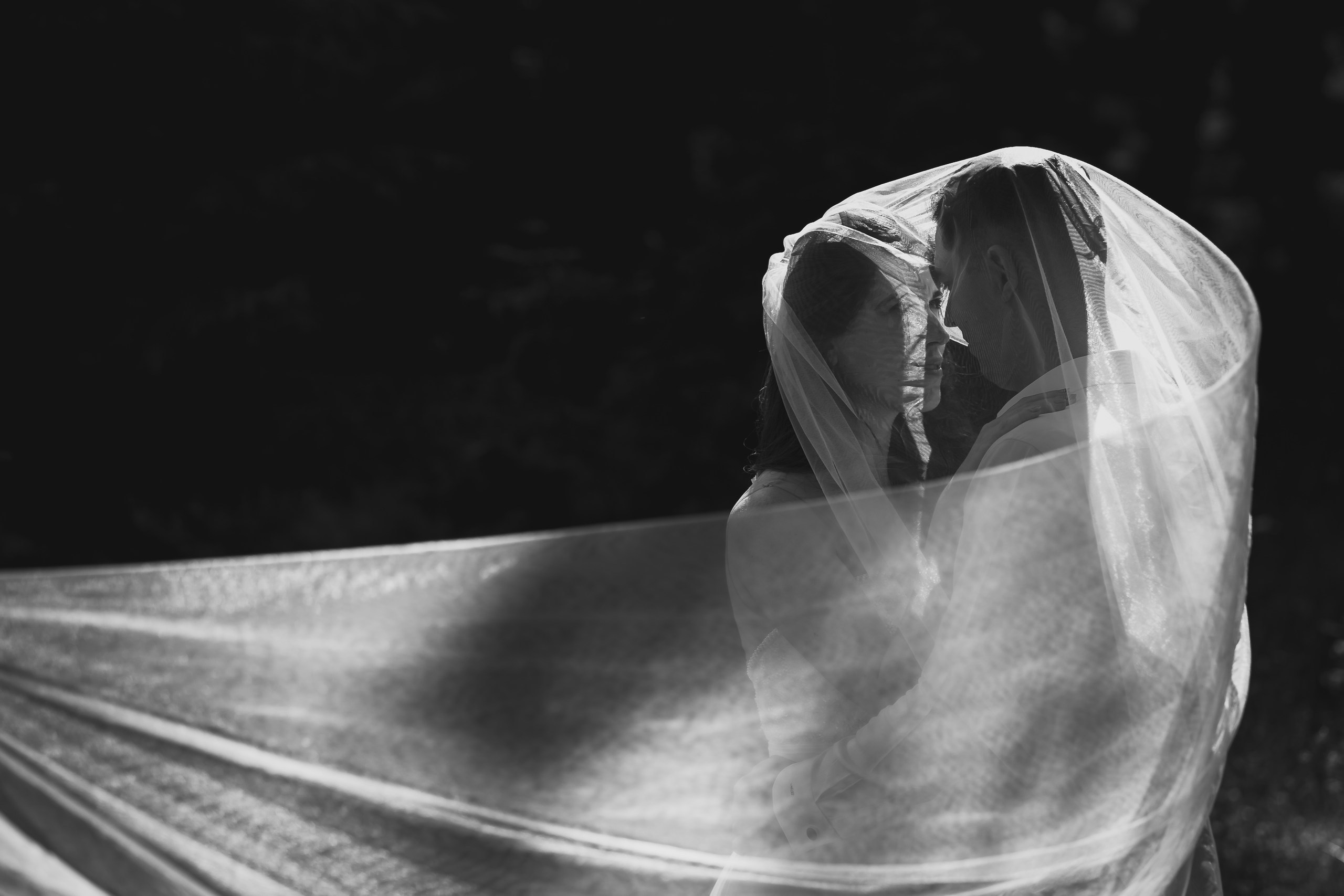 Trash the dress — Lorena&Adi  - Mihai Popa. Mihai Popa |Wedding Photographer | Worldwide | Bucharest