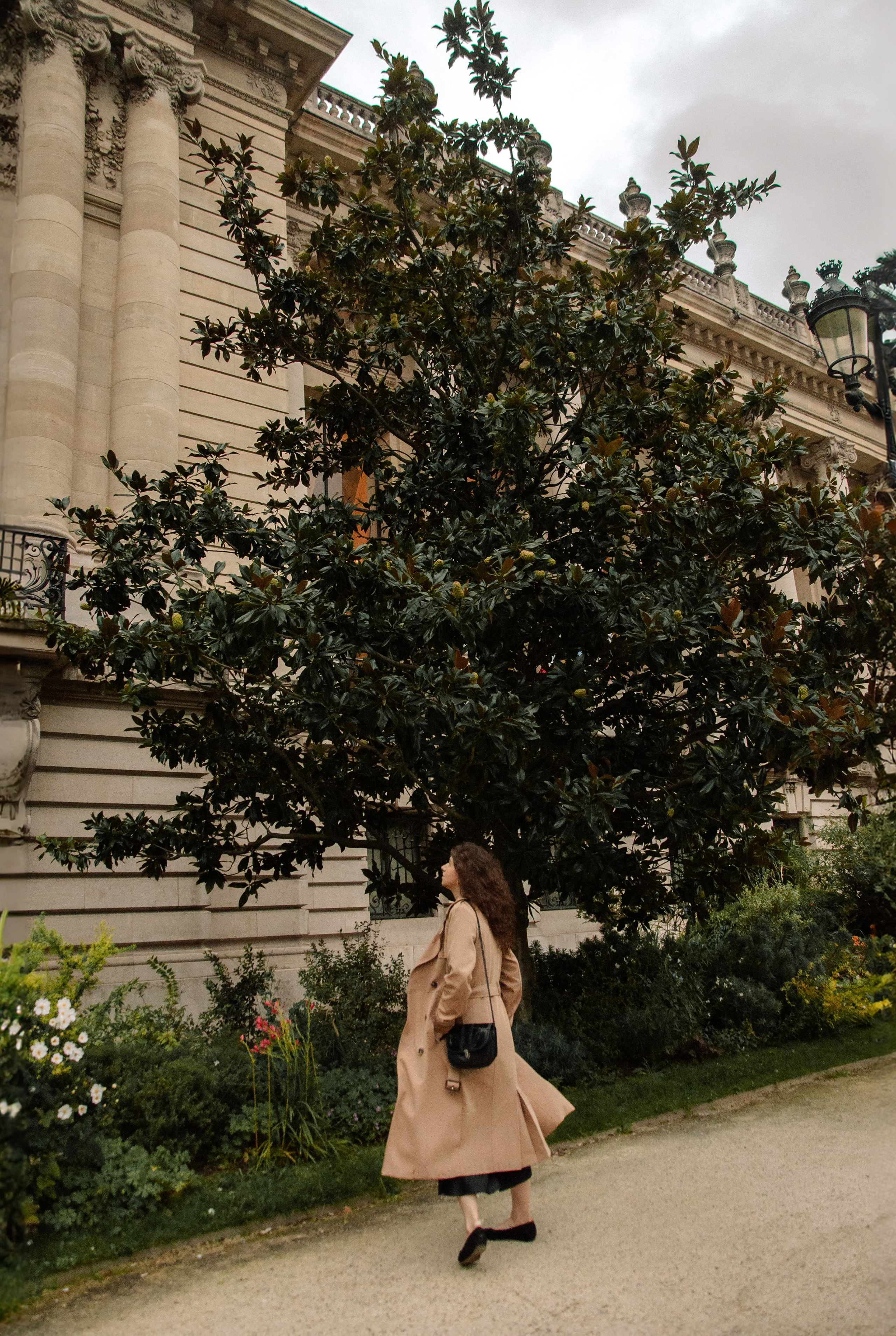 Rainy Paris Photoshoot. Paris photographer — Polina Osipova
