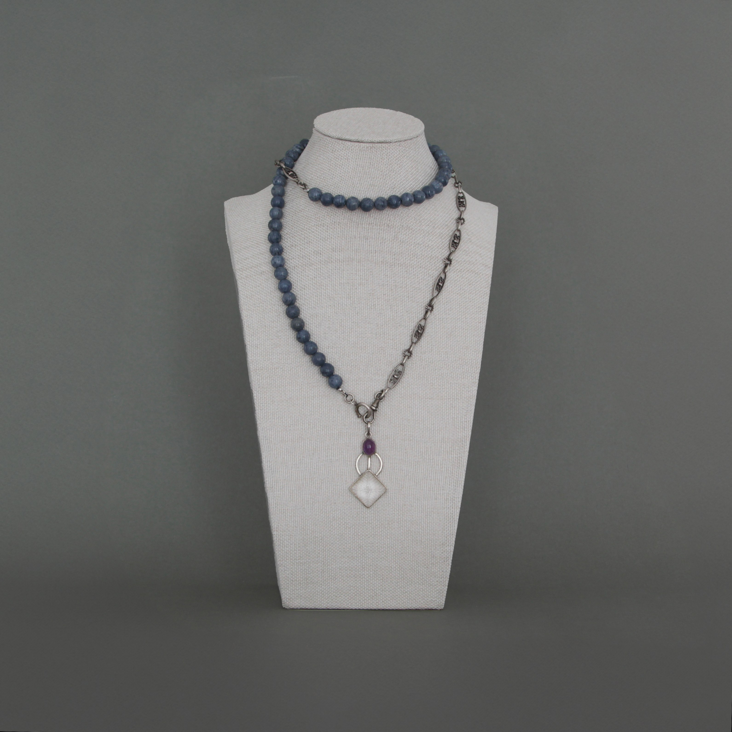 Pyramide. Современнные и актикварные украшения в Барселоне, Москве и Санкт-Петербурге