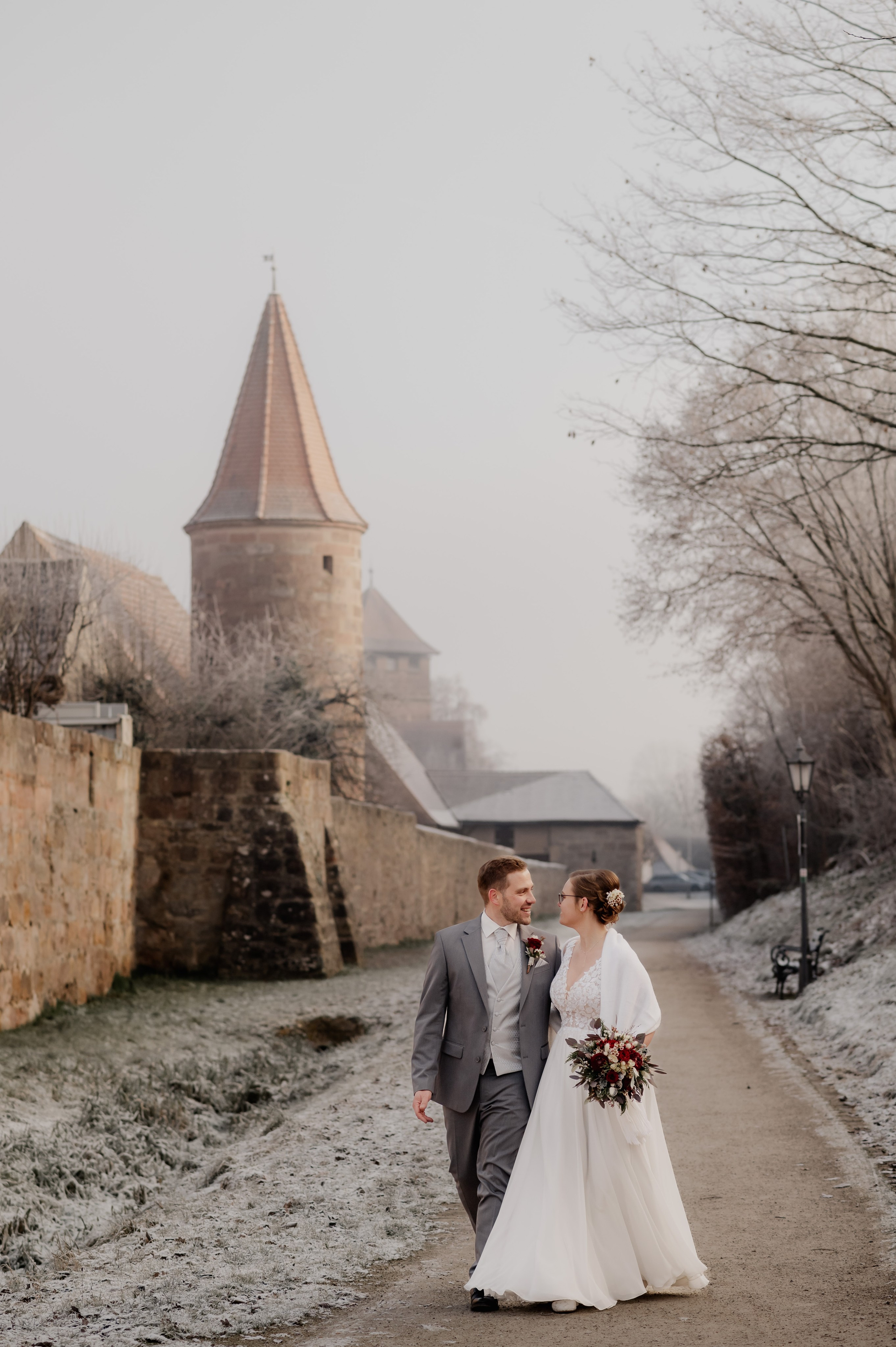 CIVIL WEDDING IN WOLFRAMS-ESCHENBACH. Photographer in Nuremberg Irina Mehnert from Ansbach