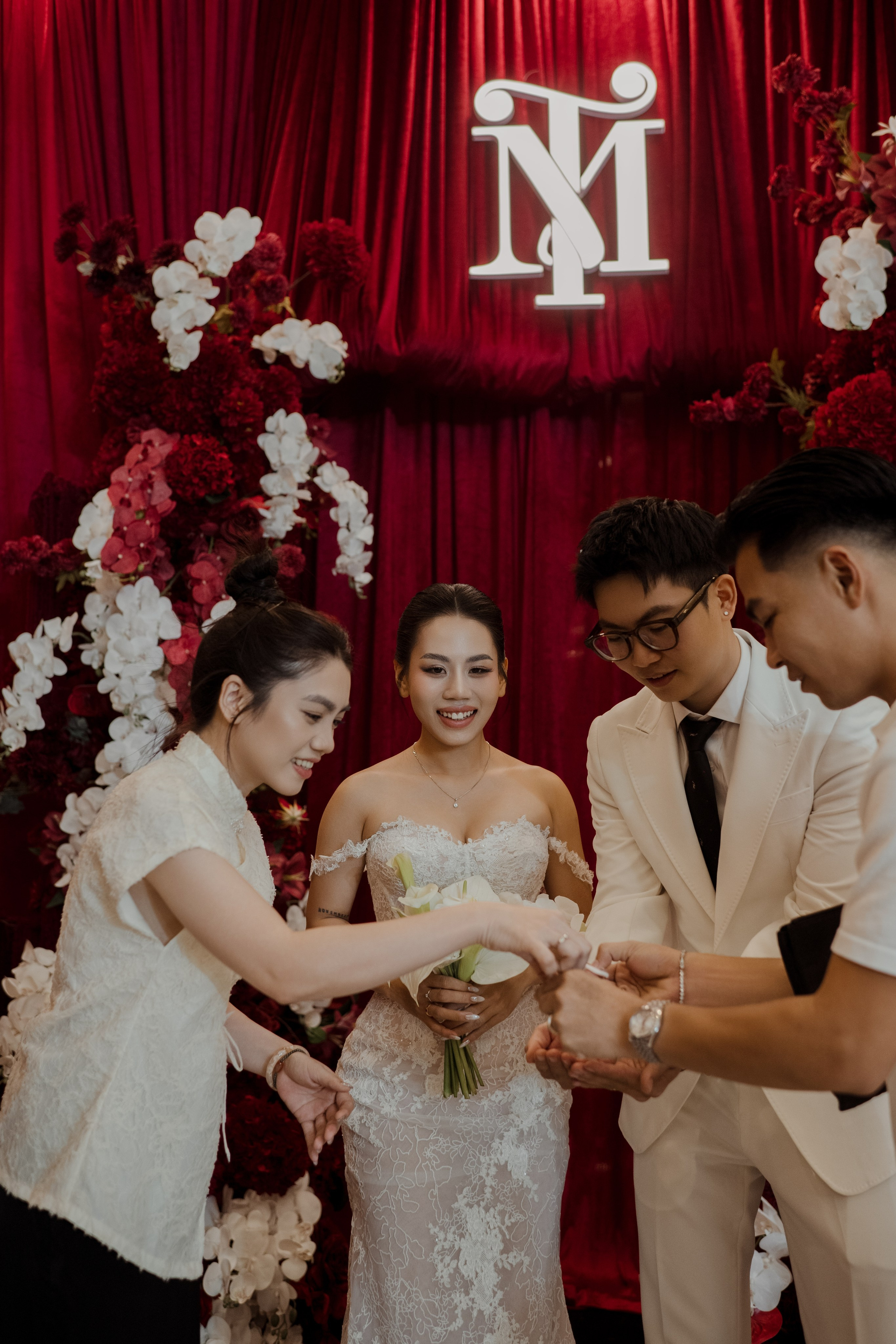 Man + Thu | Photojournalism. BenColor Studio