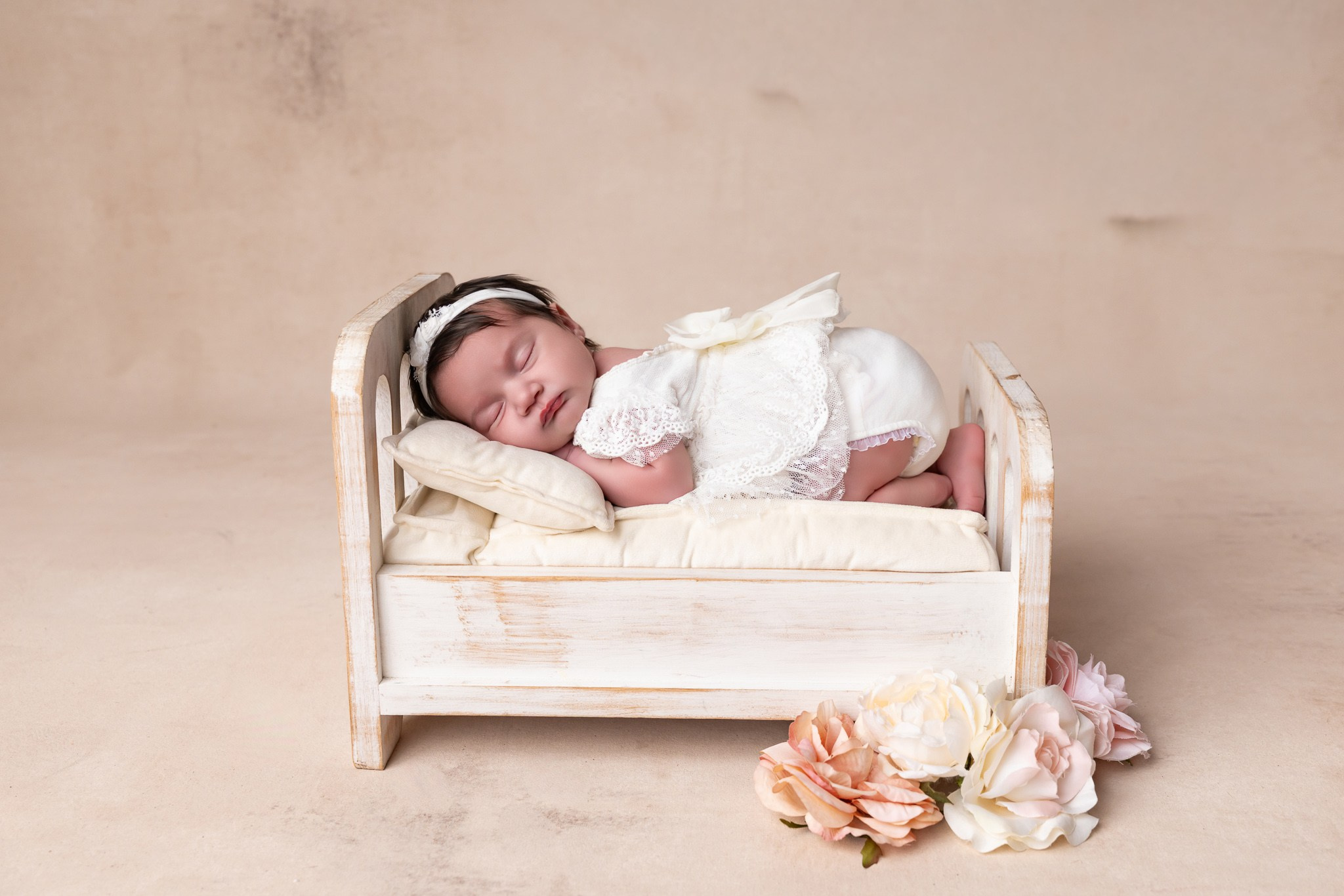 Professional family, maternity & newborn photographer in North Charleston, SC, creating timeless portraits