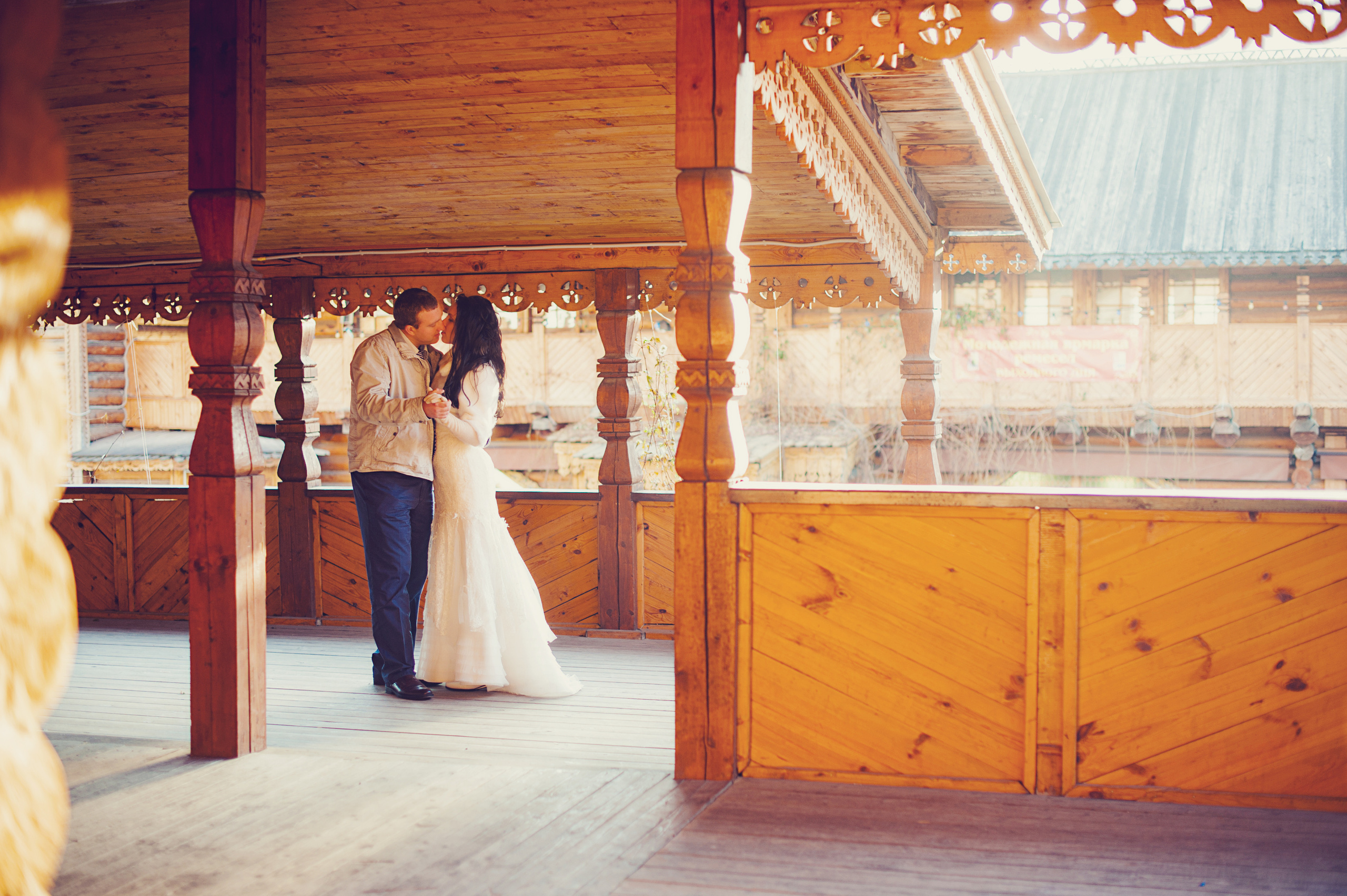 Свадебная фотосессия в Москве в Измайлово. Танец жениха и невесты, танец молодожен