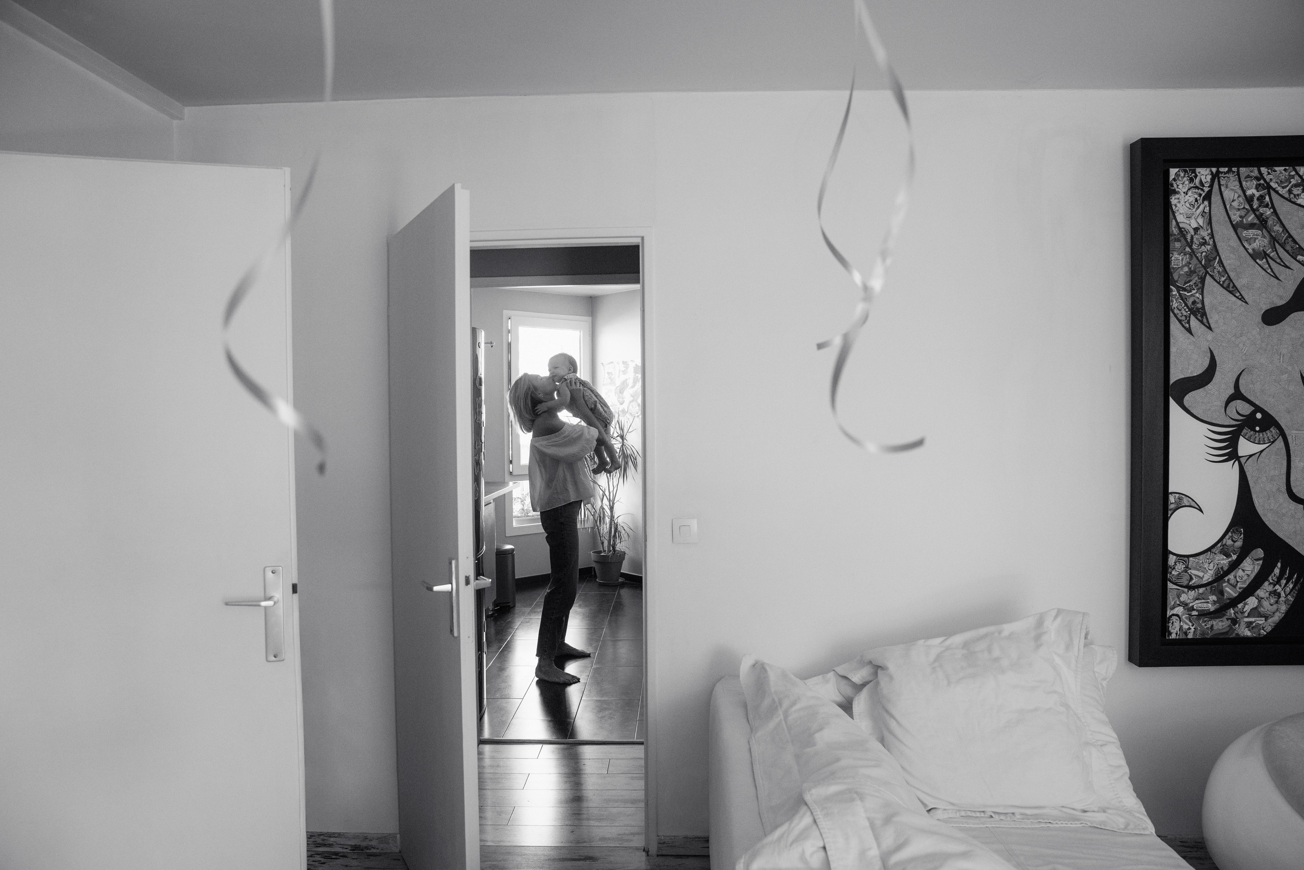 Family At Home Photoshoot in Paris | Natural Lifestyle Photography. Paris Wedding Photographer