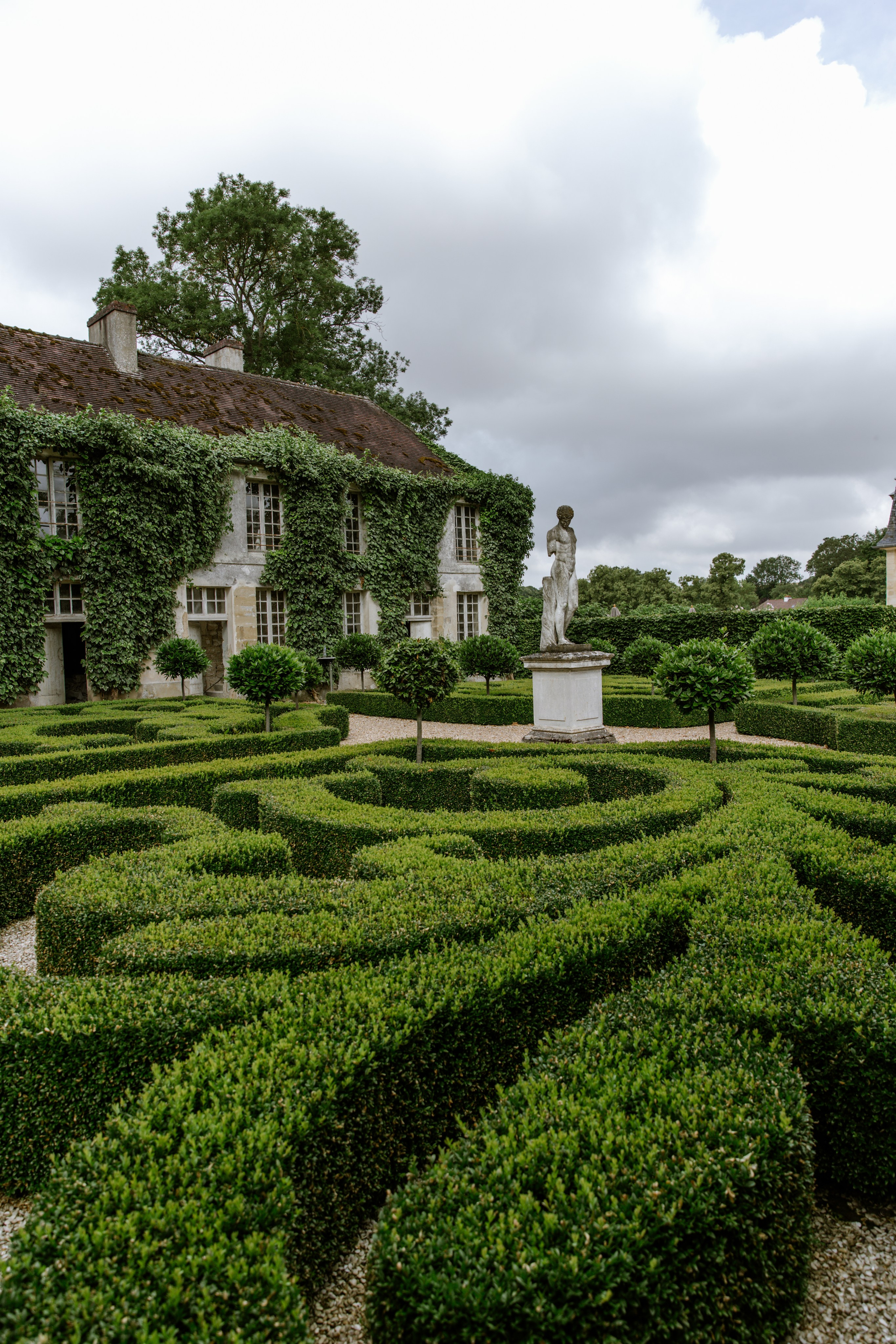 Nan & Brian | Château de Villette Wedding in France. Paris Wedding Photographer