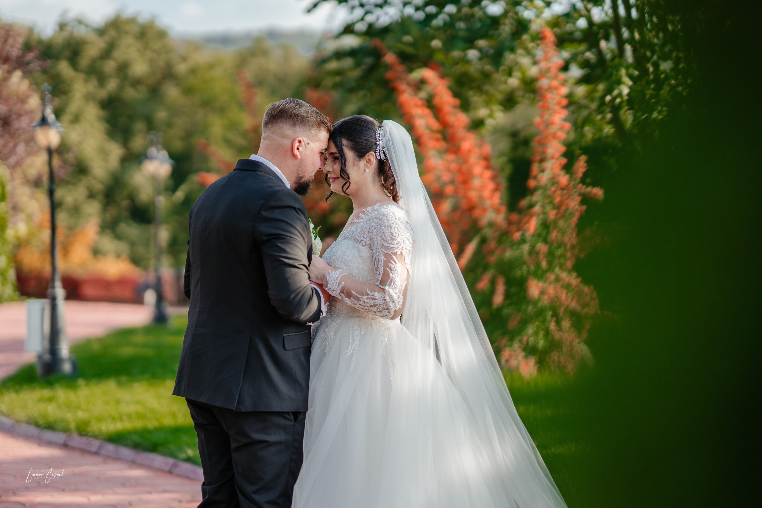 Fotograf de Nuntă Profesional — Fotografie Jurnalistică și Clasică pentru Amintiri de Neuitat. Fotograf de nuntă, corporate, botezuri, majorate și aniversări Roman, Lucaci Cornel