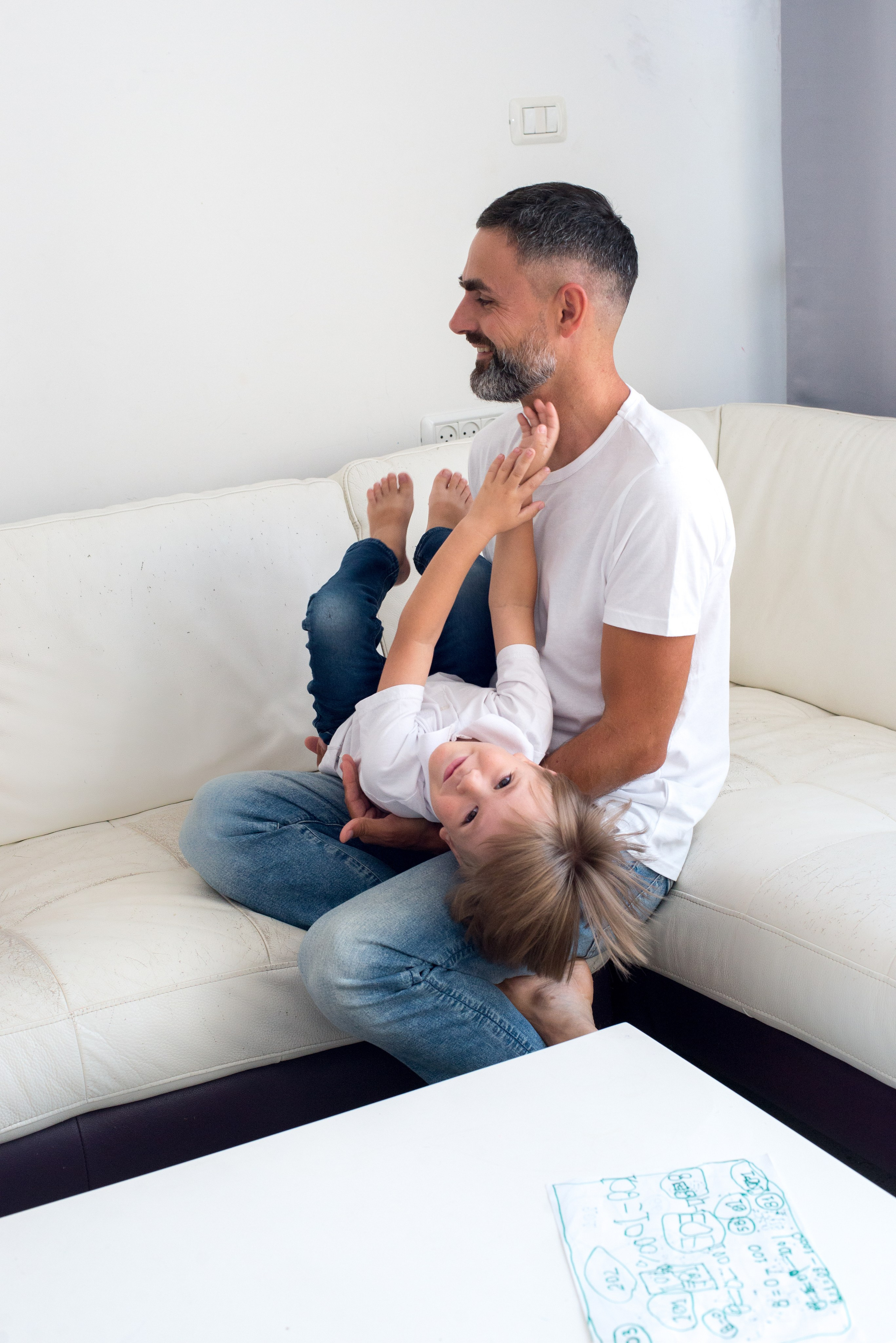 Катя, Андрей Мирон и Лео. Визуальный брендинг