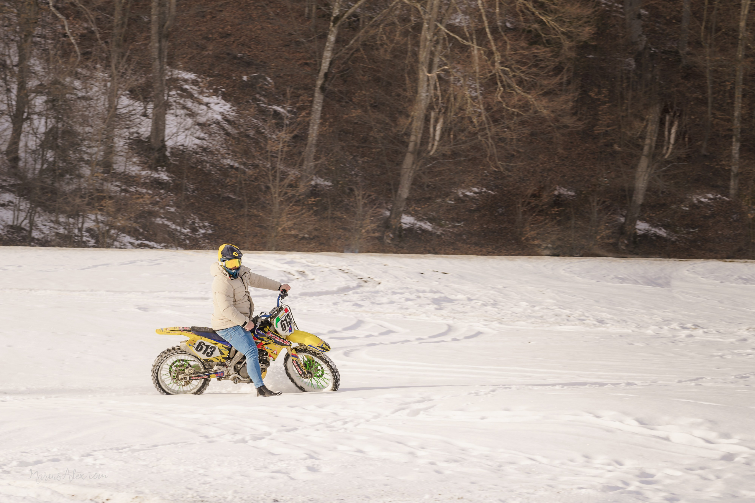 Ioana & Robert - Un Save the Date cu emoție și adrenalină 🏍️. Marius Alex fotograf de eveniment si portret din Suceava