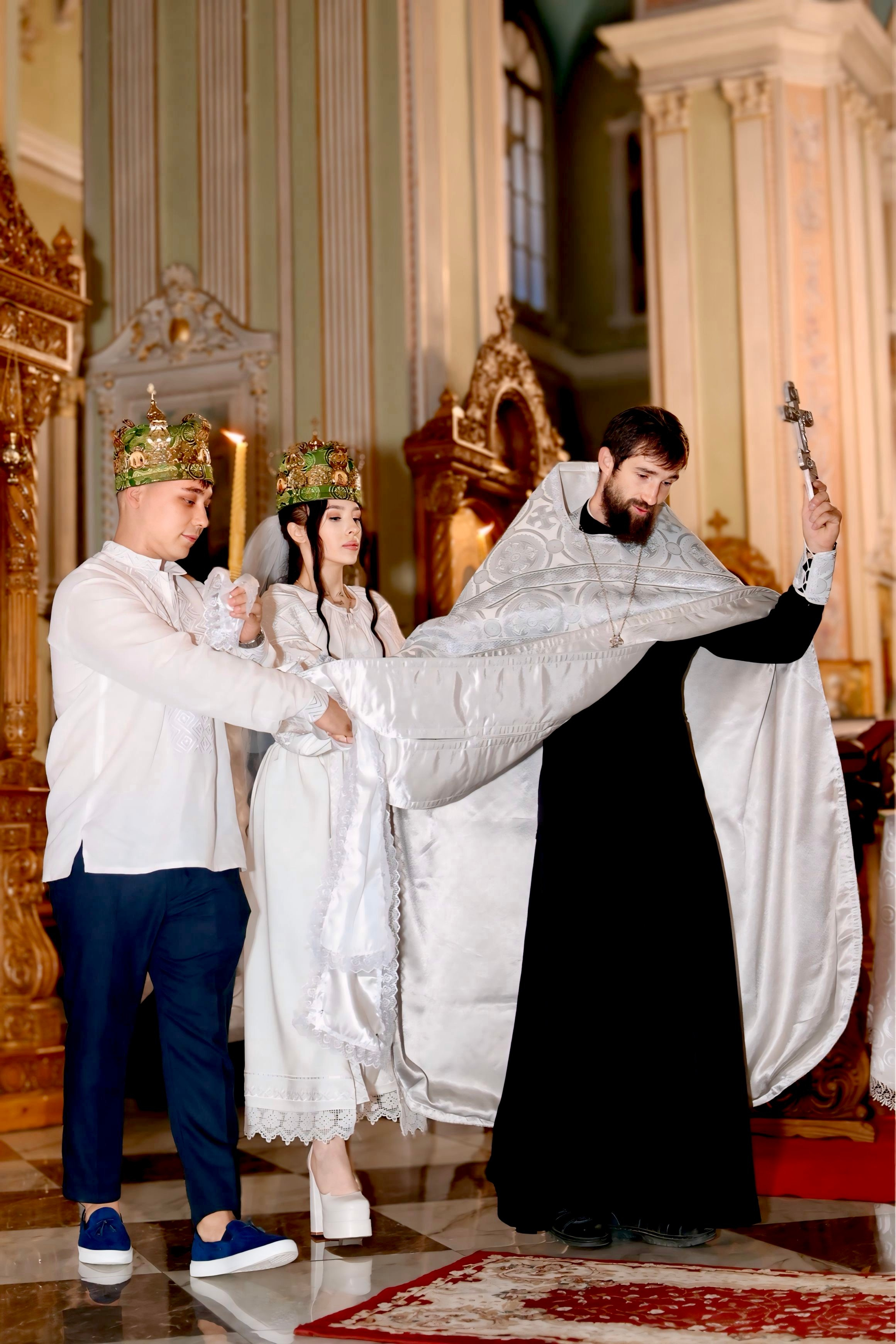 Cununie. Fotograf al tainelor bisericești – Alina Fetu