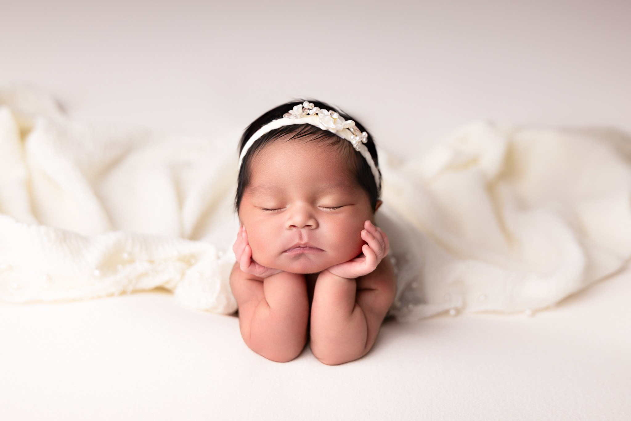 Professional family, maternity & newborn photographer in North Charleston, SC, creating timeless portraits