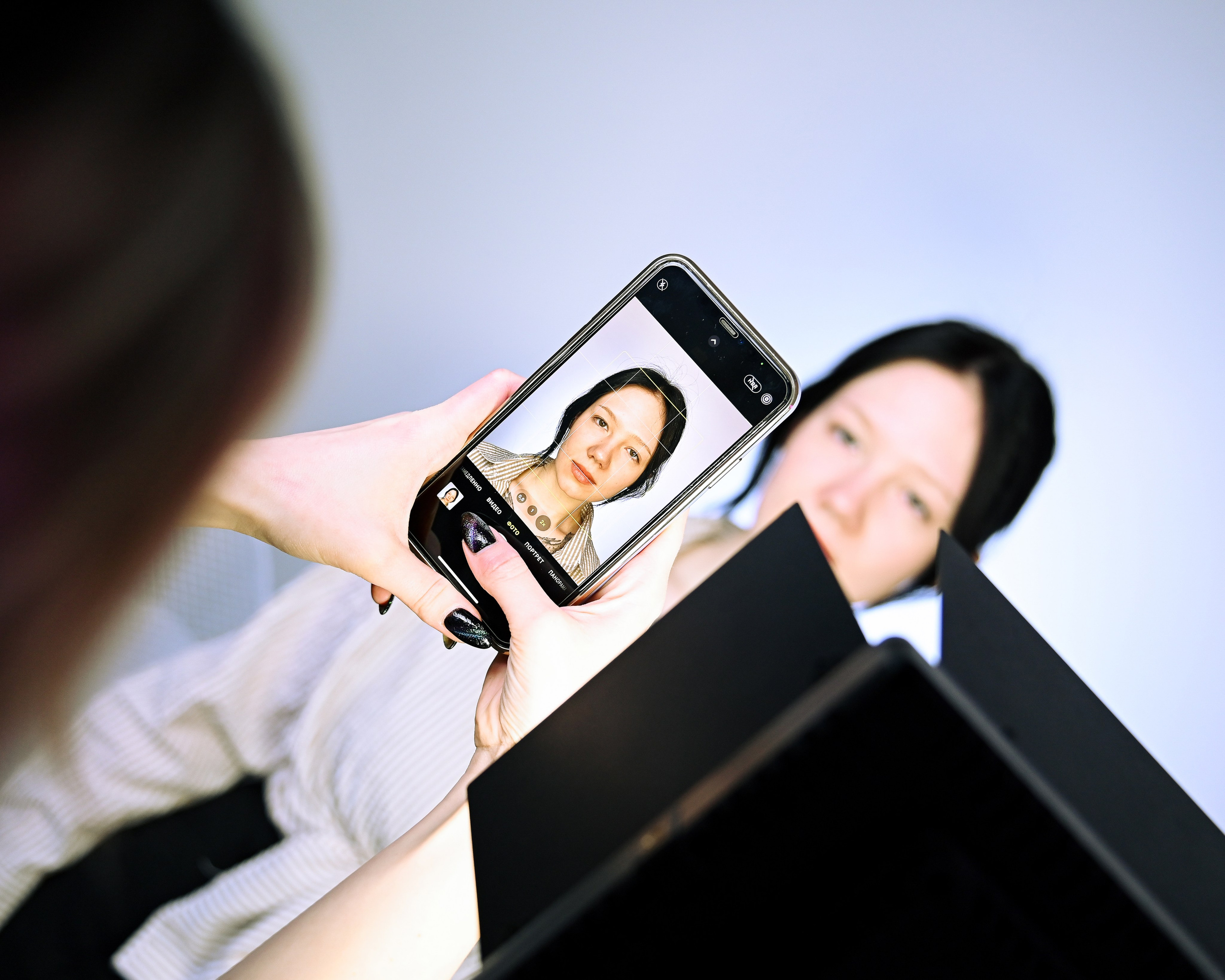 LM Brows 14.10.24. Jelizaveta Gross - reportaaži- ja portreefotograaf Narvas