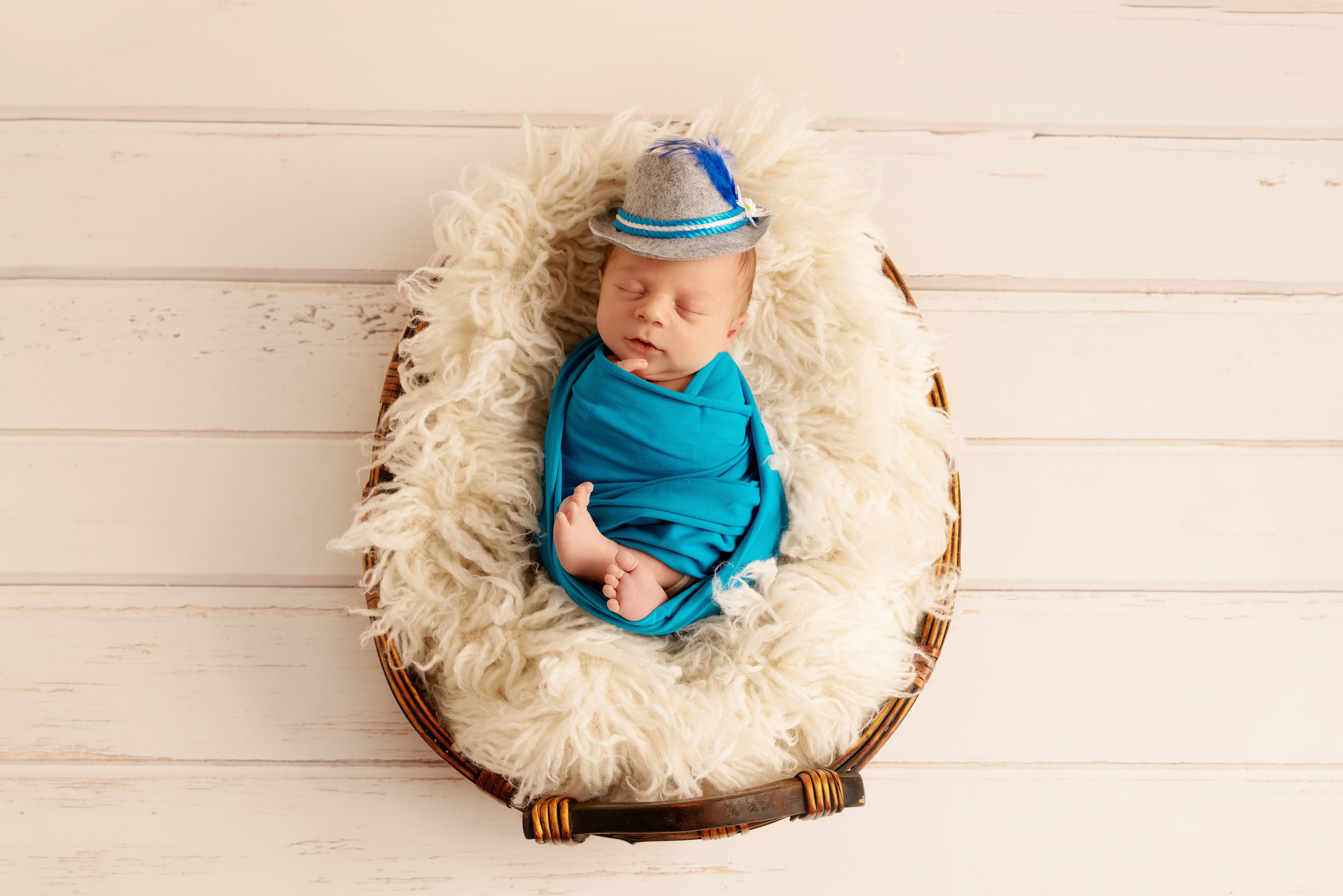 neugeborener Bayer mit Nationalhut