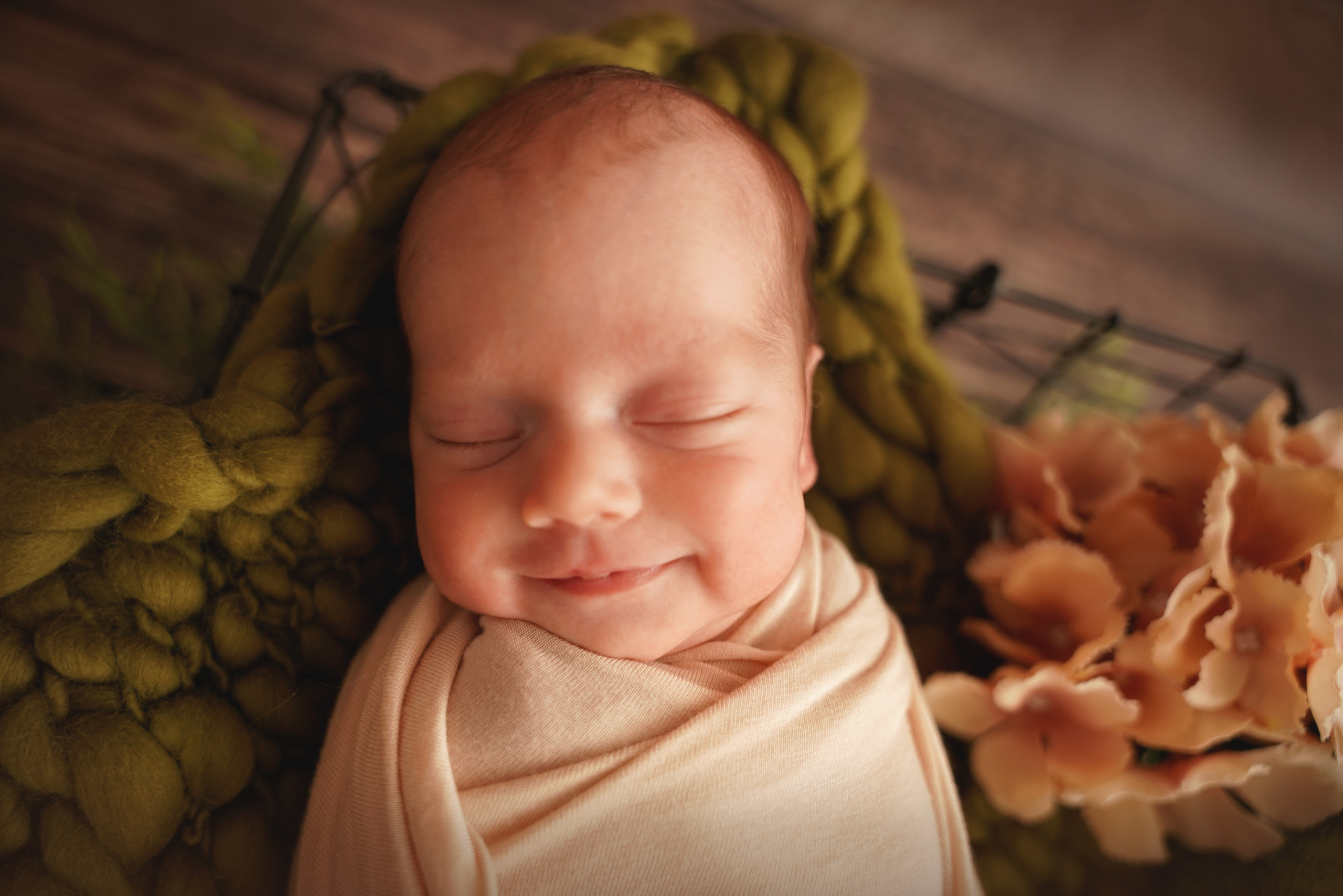 Neugeborenen shooting für Mädchen  in Augsburg und Umgebung. Neugeborenenfotografin und Retoucher in Augsburg Nastassia Schneider