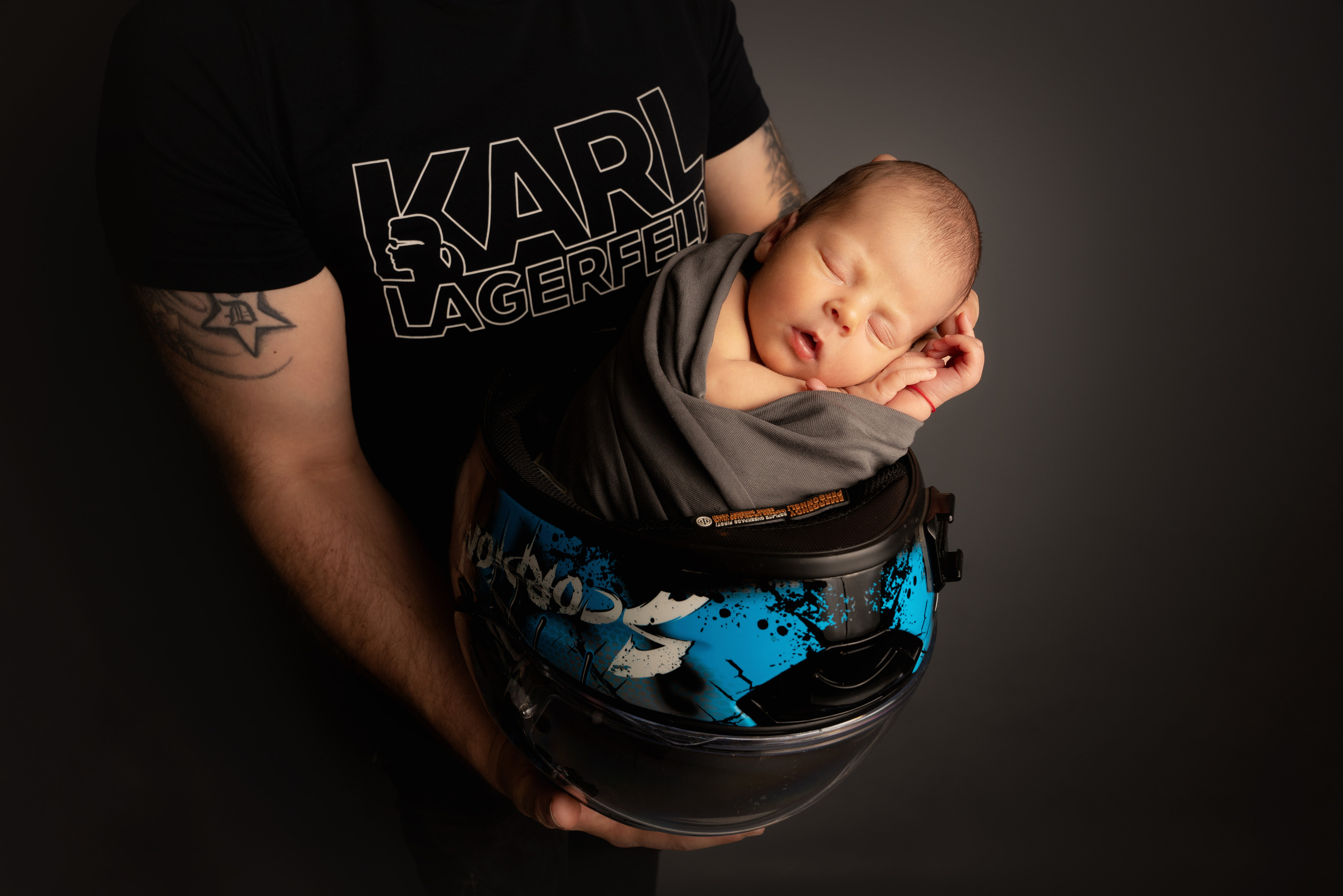 Newborn Fotoshooting im Biker Style