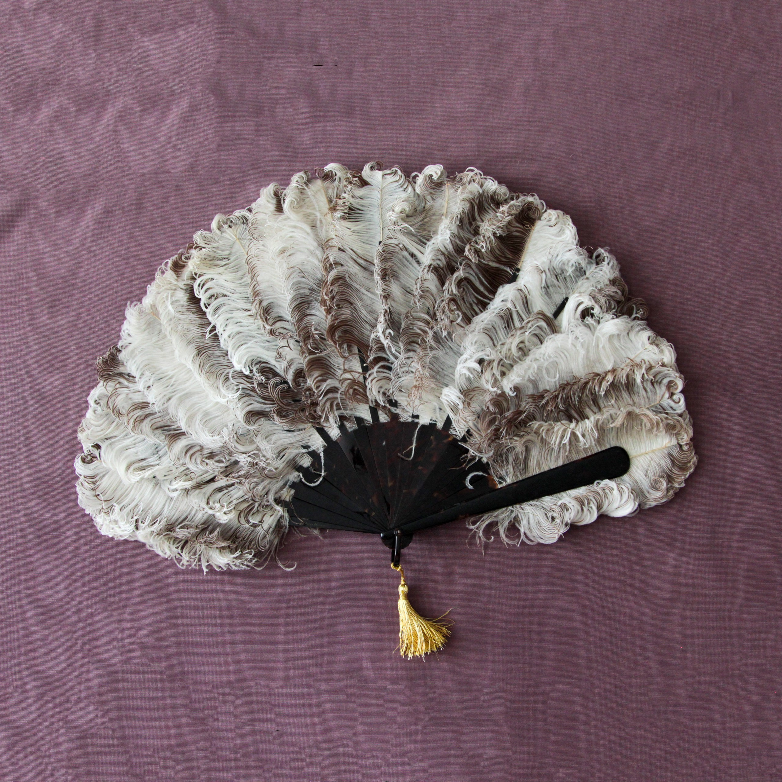 FanBall. Современнные и актикварные украшения в Барселоне, Москве и Санкт-Петербурге