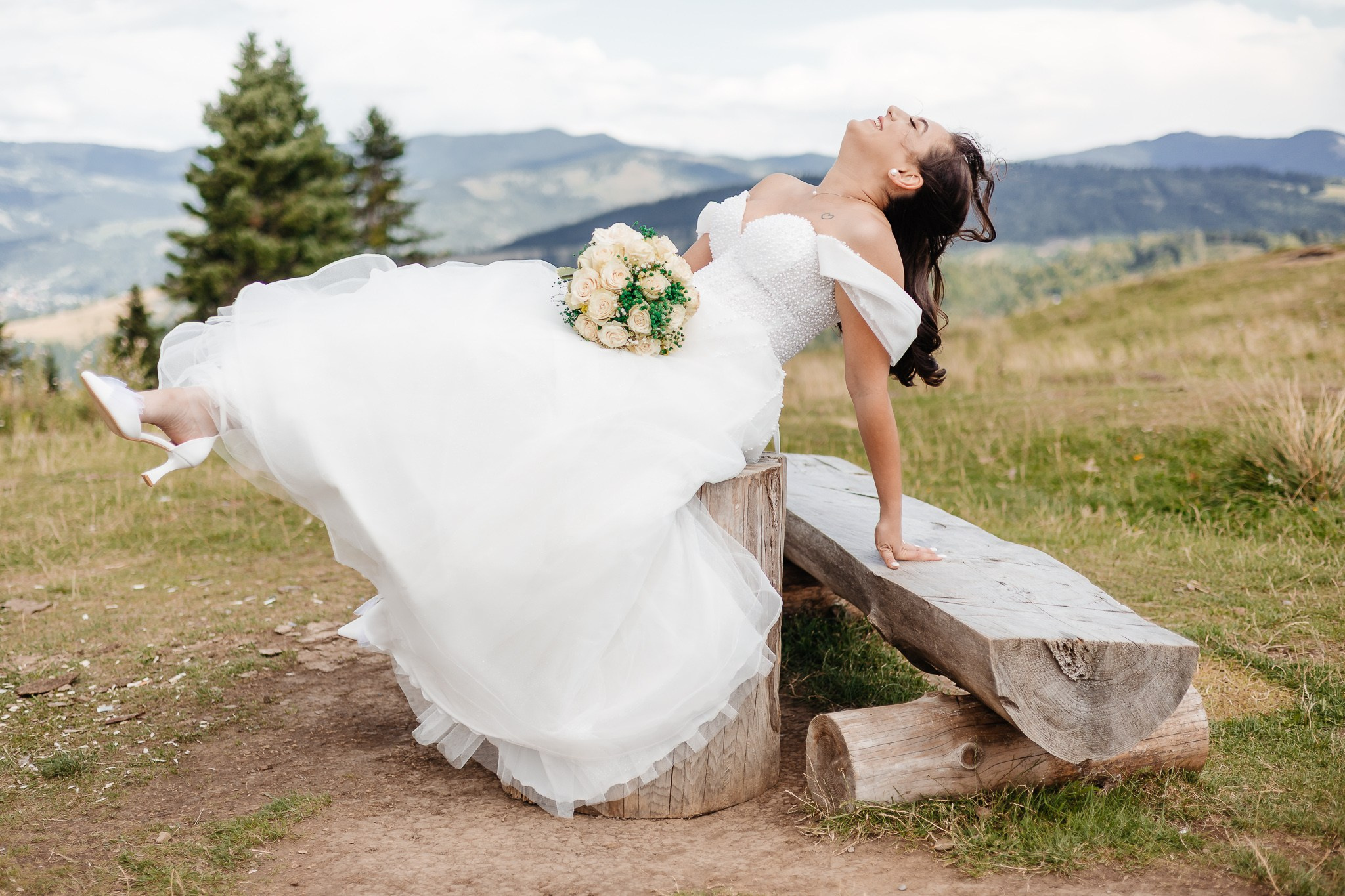 La înălțime. FotoACTIV.ro - Imaginea ta contează