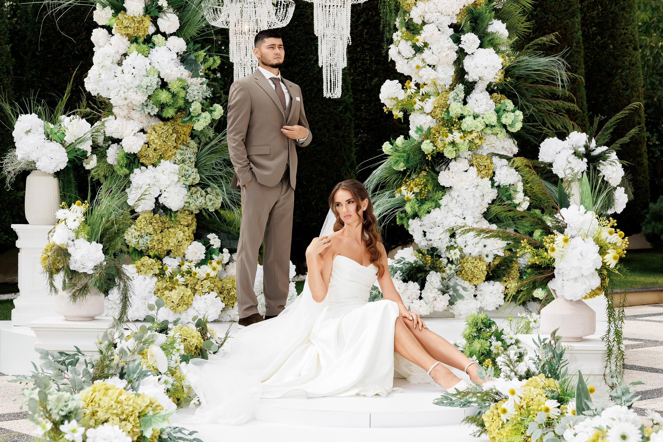 Eugen & Livia — Grand Elysee — Wedding Day. Servicii Foto și Video 067188353