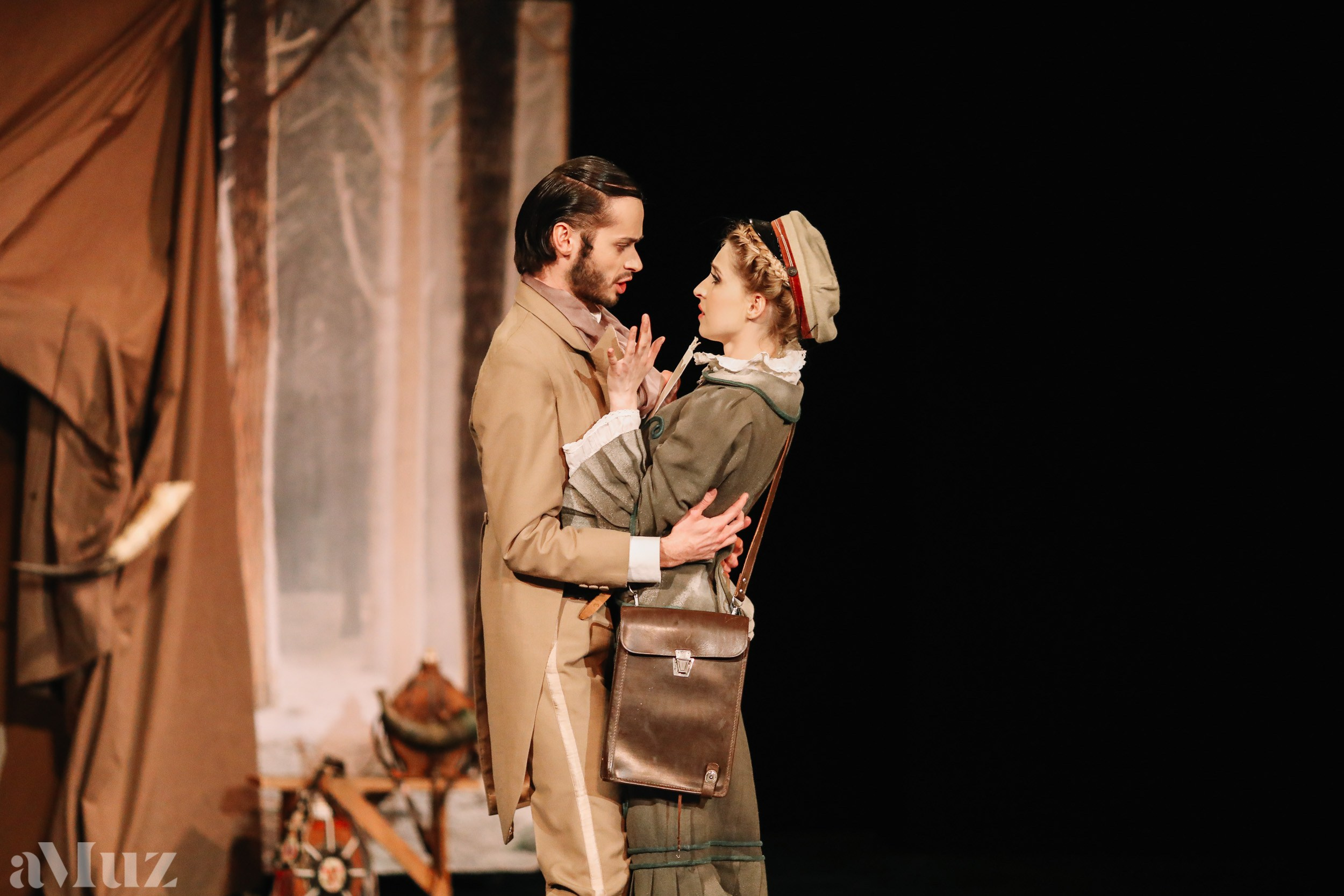 Opera Łąkowa. Fotograf Ślubny Warszawa - Sesje Biznesowe Rodzinne Eventy