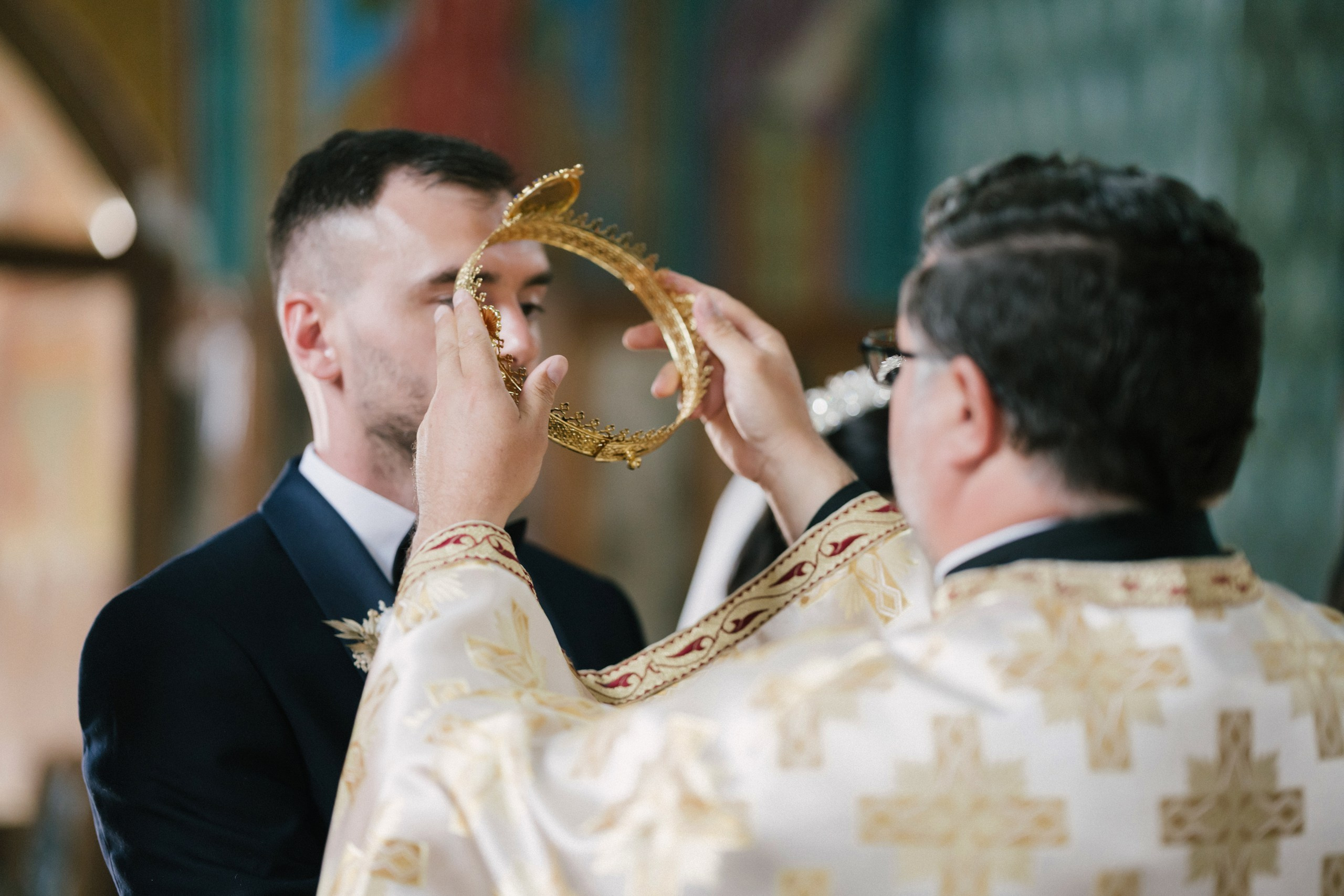 1. Mireasa Adriana în timpul pregătirilor de nuntă în Tudora Botoșani2. Costumul mirelui Ionuț fotografiat artistic în ziua nunții3. Prietenii mirelui la tradițiile de nuntă în Tudora4. Bărbieritul mirelui în cadrul obiceiurilor tradiționale de nuntă5. Fotografii de familie la biserică în ziua nunții6. Portret de familie cu mirii și copilul lor la nunta din Botoșani7. Primul dans al mirilor la Mariage Dor Baisa Botoșani8. Decor elegant de nuntă la Mariage Dor Baisa9. Emoții și tradiții la nunta din Tudora județul Botoșani10. Fotograf profesionist de nuntă în Botoșani surprinzând momente autentice - otograf-nunta-botosanifotograf-evenimente-botosanifotograf-profesionist-botosanifotograf-nunta-tudoranunta-tudora-botosanisedinta-foto-nunta-botosanipoze-nunta-botosanifotografii-nunta-tudorafotograf-cununie-religioasa-botosanibiserica-sfintii-imparati-constantin-si-elena-tudoramariage-dor-baisa-botosanirestaurant-nunta-botosanidansul-mirilor-mariage-dorpregatiri-mire-botosanipregatiri-mireasa-botosanitraditii-nunta-moldovaobiceiuri-nunta-tudorafotograf-familie-nunta-botosaniportret-miri-botosanigalerie-foto-nunta-botosanialbum-foto-nunta-botosaninunta-eleganta-botosaninunta-cu-traditii-botosanifotograf-premium-nunta-botosaniservicii-foto-video-botosanipoveste-de-nunta-botosanifotograf-documentar-nuntafotograf-natural-emotionalmiri-ionut-si-adriananunta-autentica-tudora -otograf-nunta-botosanifotograf-nunta-tudoranunta-tudora-botosanifotograf-evenimente-botosanifotograf-profesionist-botosaniservicii-foto-video-botosanigalerie-foto-nunta-botosanialbum-foto-nunta-botosani - nunta-autentica-botosaninunta-cu-traditii-botosanipoveste-de-nunta-botosanifotografii-emotionante-nuntamomente-autentice-nuntafotografie-documentara-nuntafotograf-natural-nunta- pregatiri-miri-tudorabiserica-tudora-botosanicununie-religioasa-tudoramariage-dor-baisa-botosanipetrecere-nunta-botosanivalsul-mirilor-botosani - alino-foto-studio-botosaniionut-si-adriana-nunta-tudorafotograf-alin-chirila-botosani