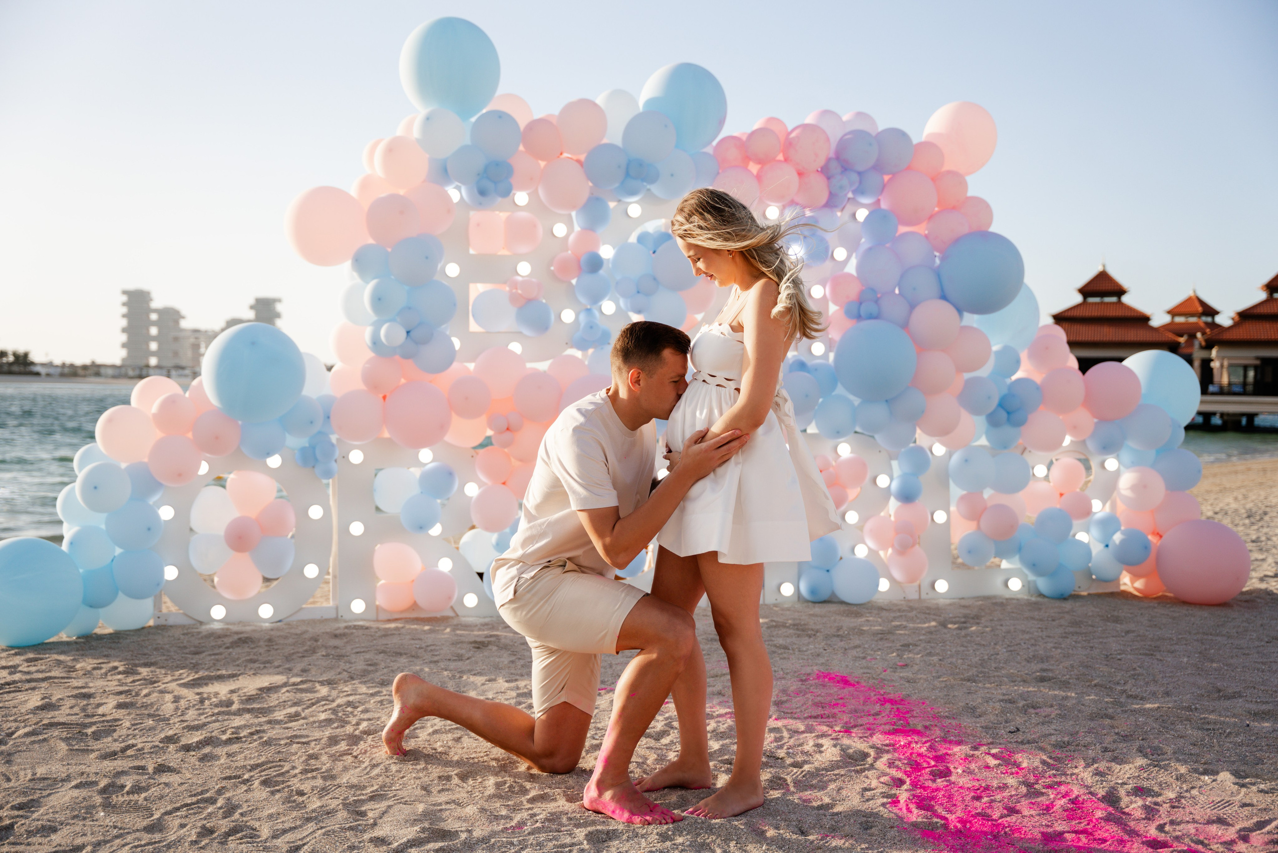 Creative gender reveal party. Angela Iakovleva — Family Photographer in Dubai