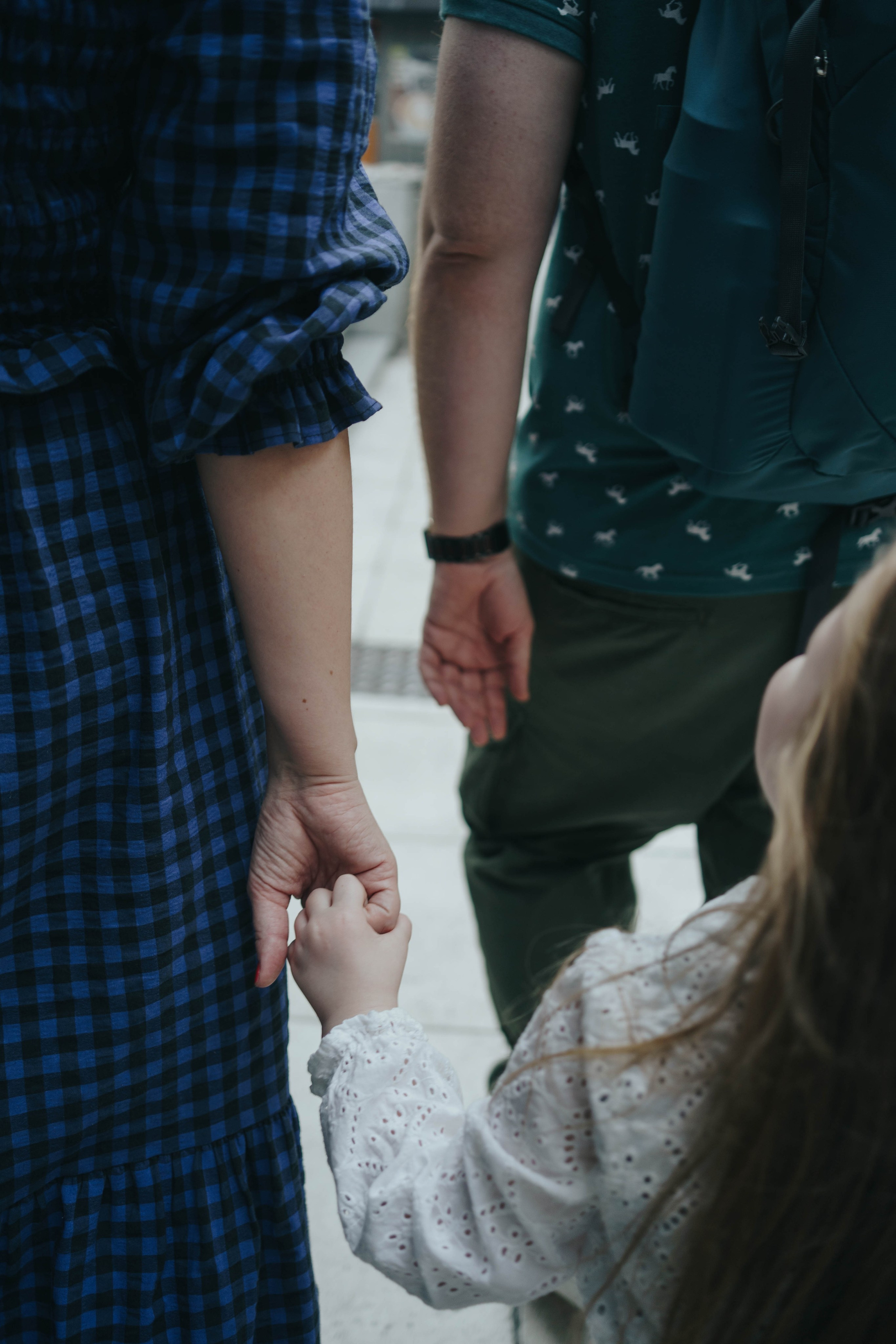 Family photo shoot. Buenos Aires. Photographer @elmirkami in the city of Buenos Aires