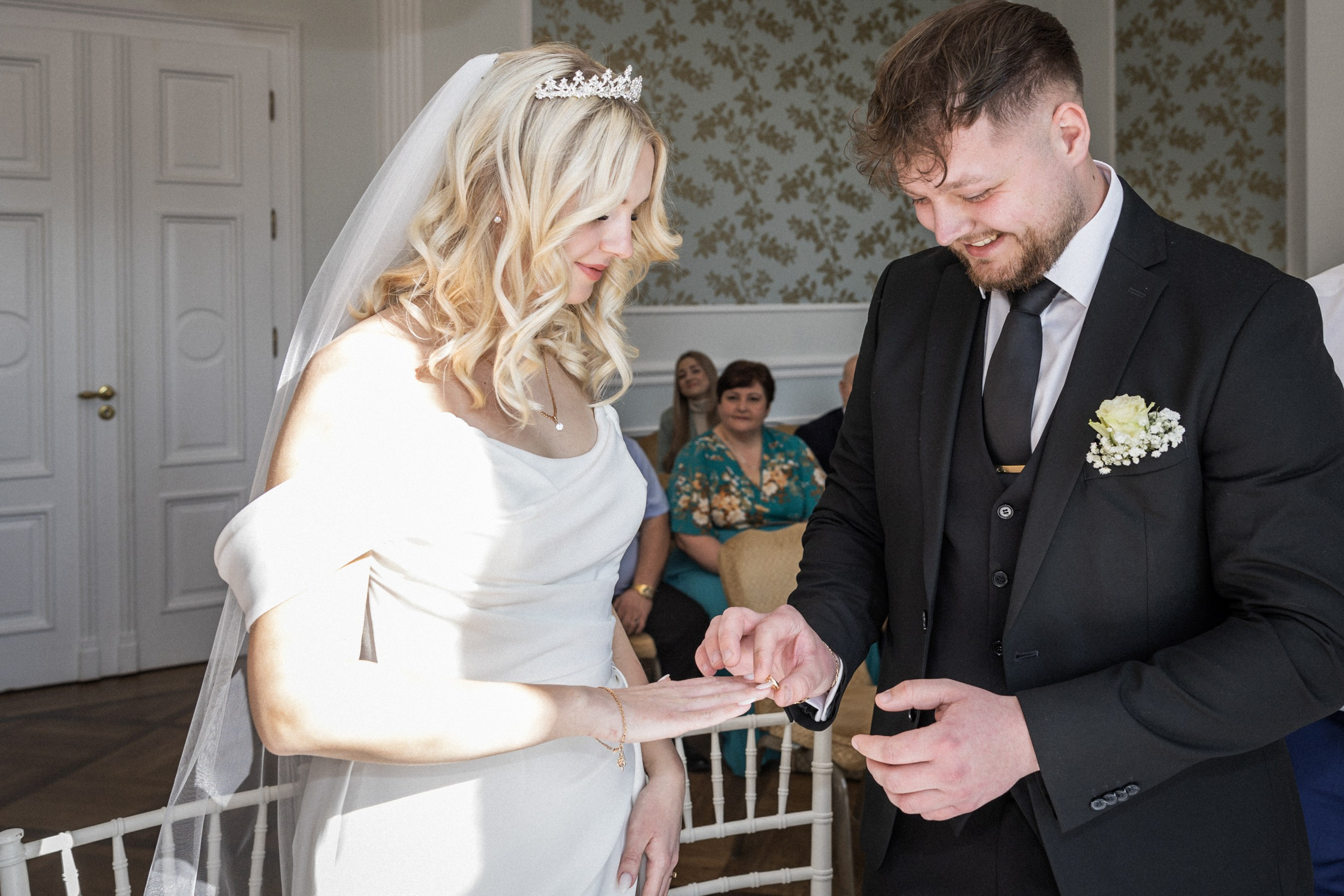 Standesamtliche Trauung Ovelgönne – Natürliche Hochzeitsfotos & Emotionale Reportagen!. Hochzeitsfotografin in Gütersloh | Authentische Hochzeitsreportagen | TK Photographie