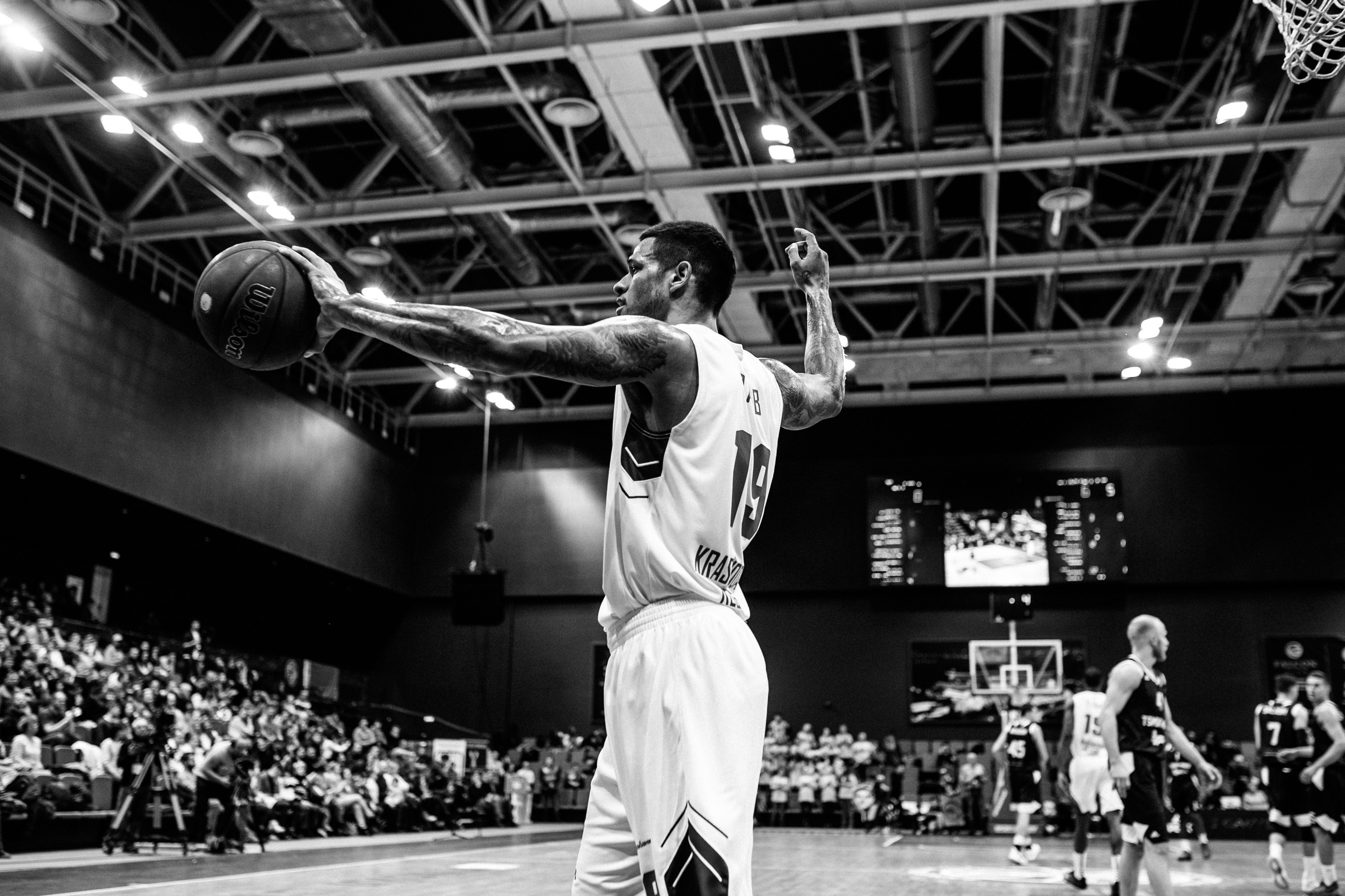 Basketball game Tsmoki-Minsk — Lokomotiv. Destination Wedding photographer Italy, France, Germany, Spain, Poland Oleg Zaicev