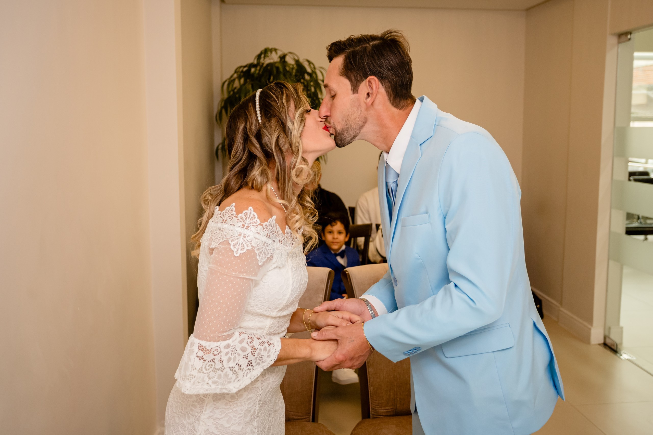 Cerimônia de casamento no civil e ensaio fotográfico de casal na praia — Verônica e Fernando