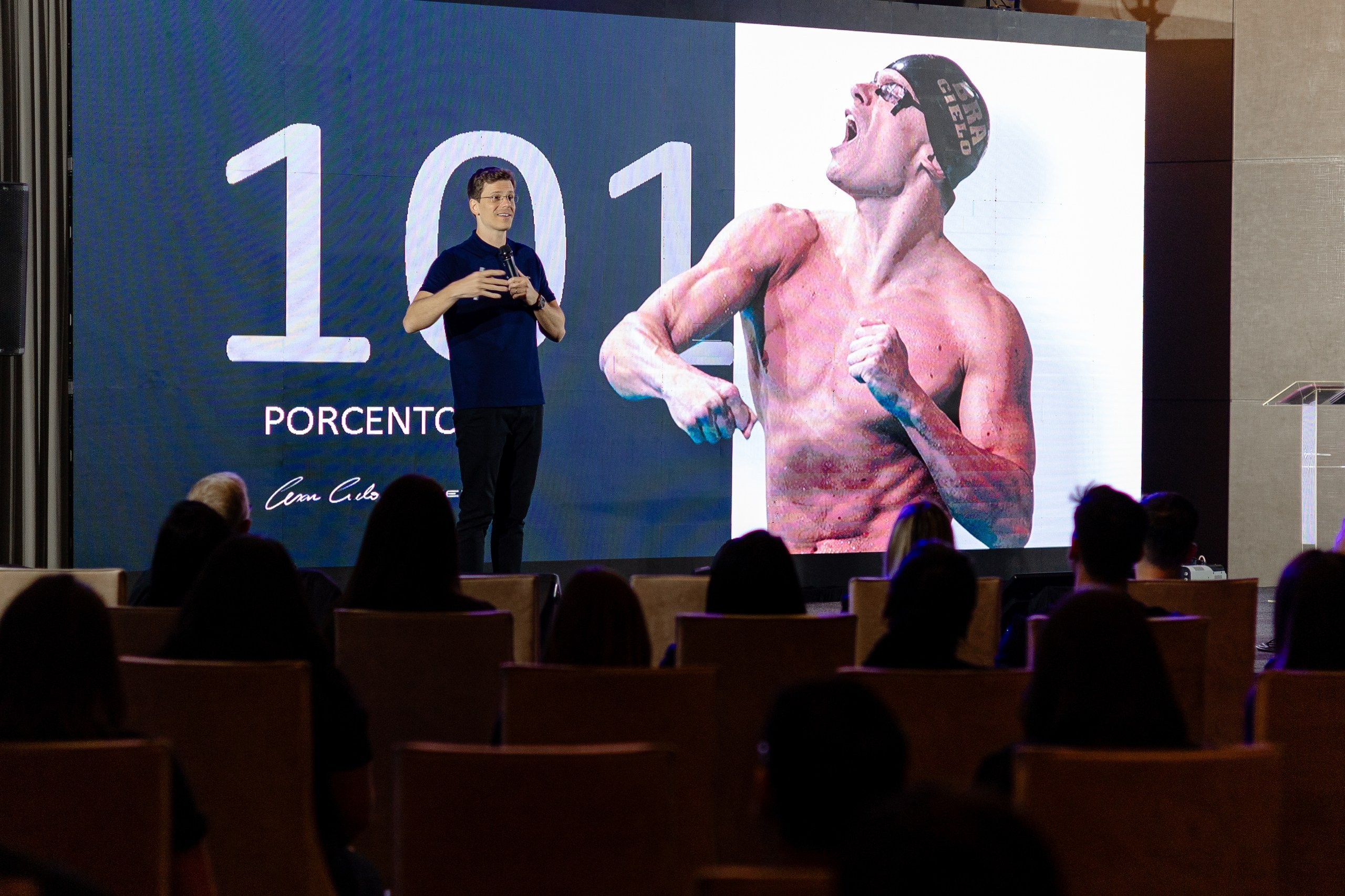 Evento corporativo Triveni Day com César Cielo em Itajaí