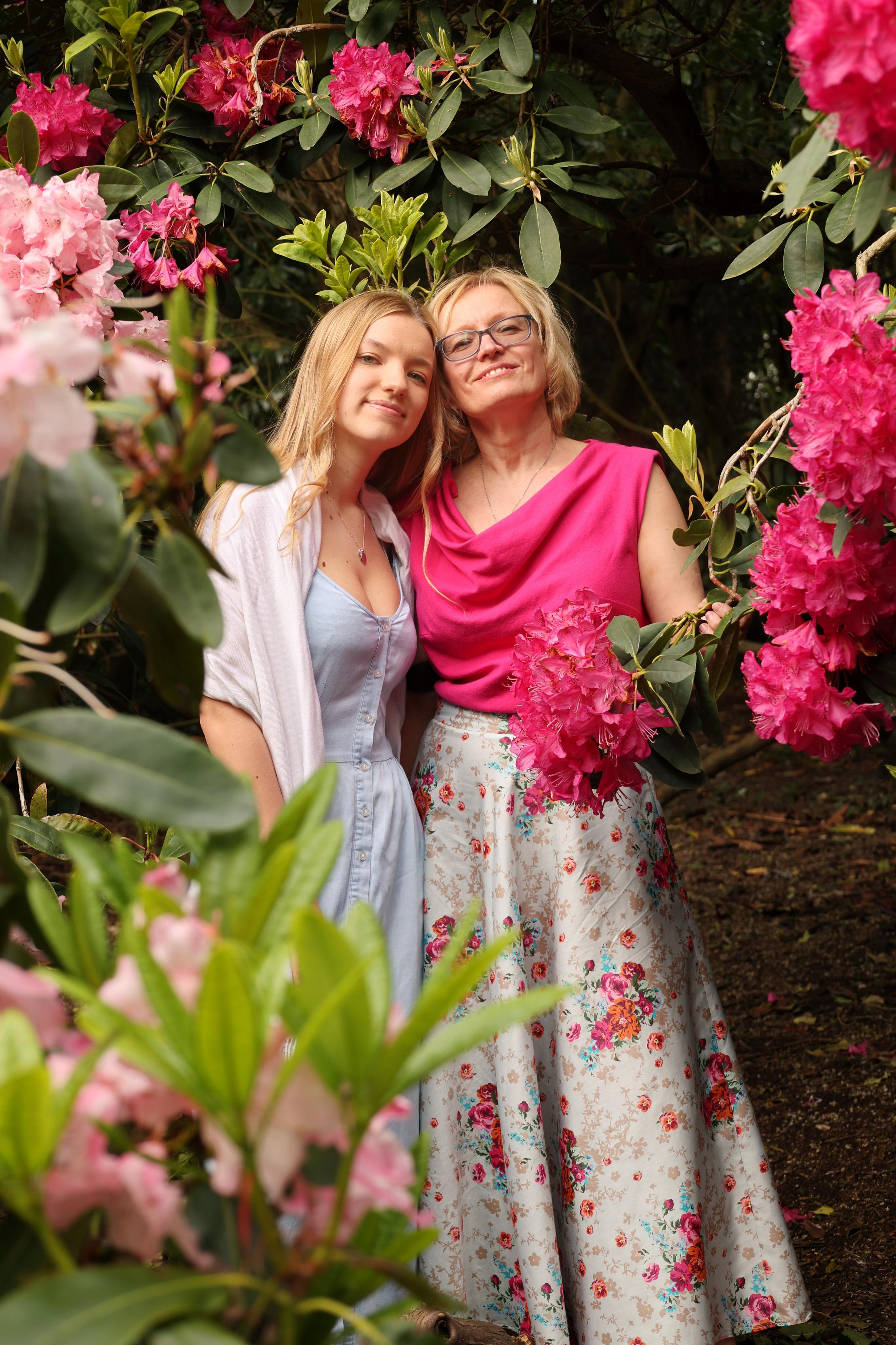 Olya and Veronica Part one, Wimbledon, Cannizaro Park. Couples and portraits photographer Wimbledon London