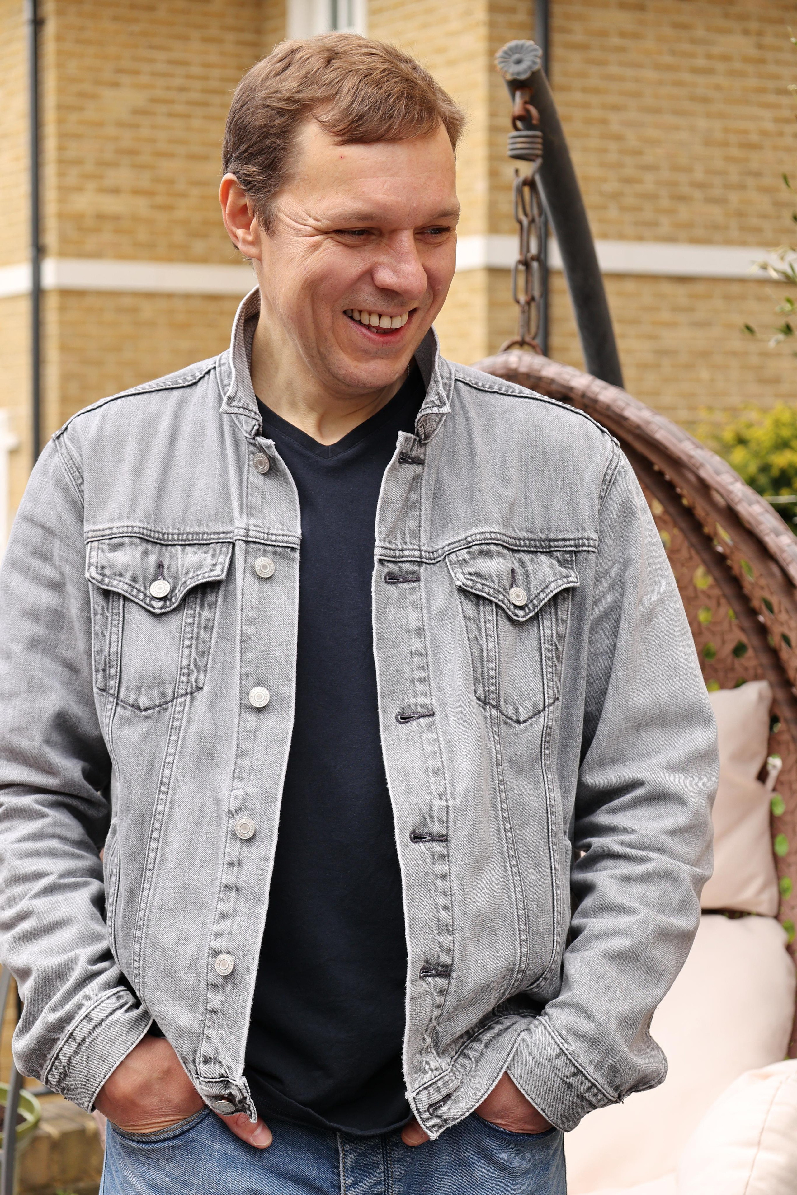 9 May, Wimbledon, London. Couples and portraits photographer Wimbledon London