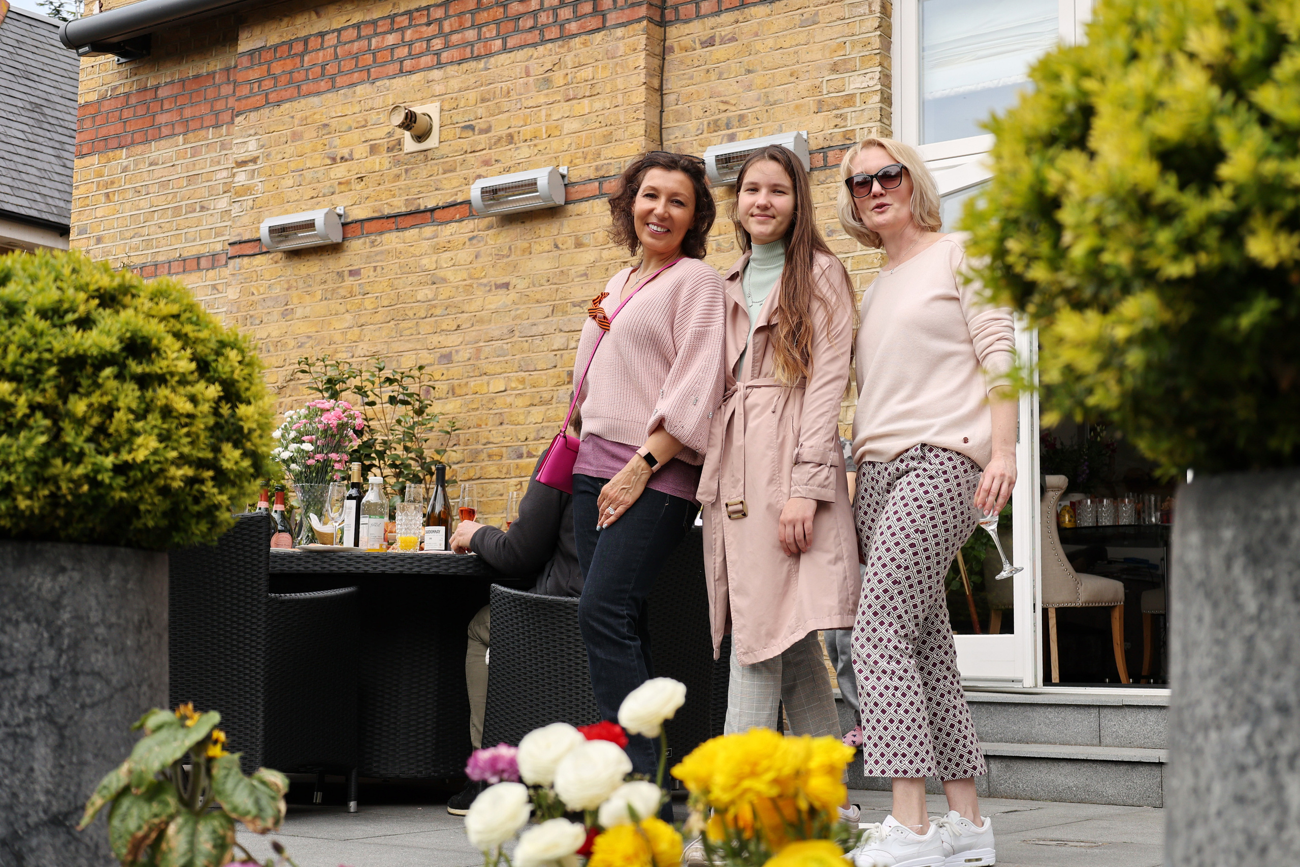 9 May, Wimbledon, London. Couples and portraits photographer Wimbledon London